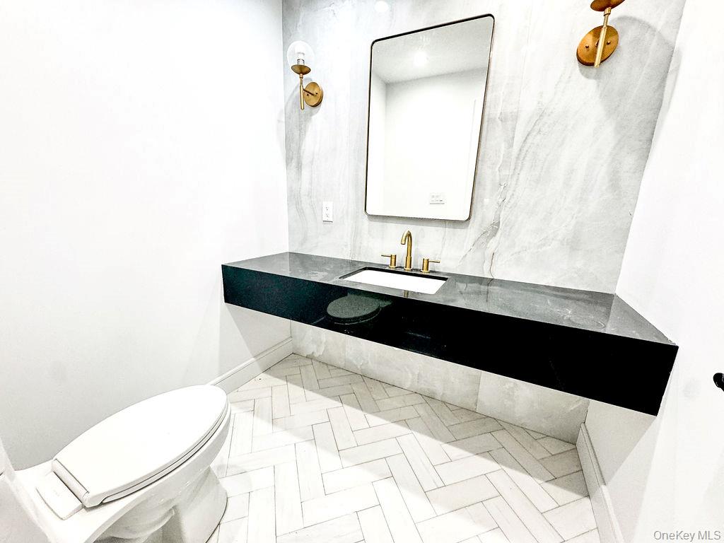 #6 photo, 6 Clearmeadow Court, Woodbury , NY 11797