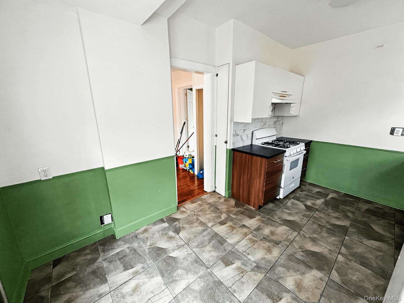 #8 photo, 107 Gibson Avenue, White Plains , NY 10607