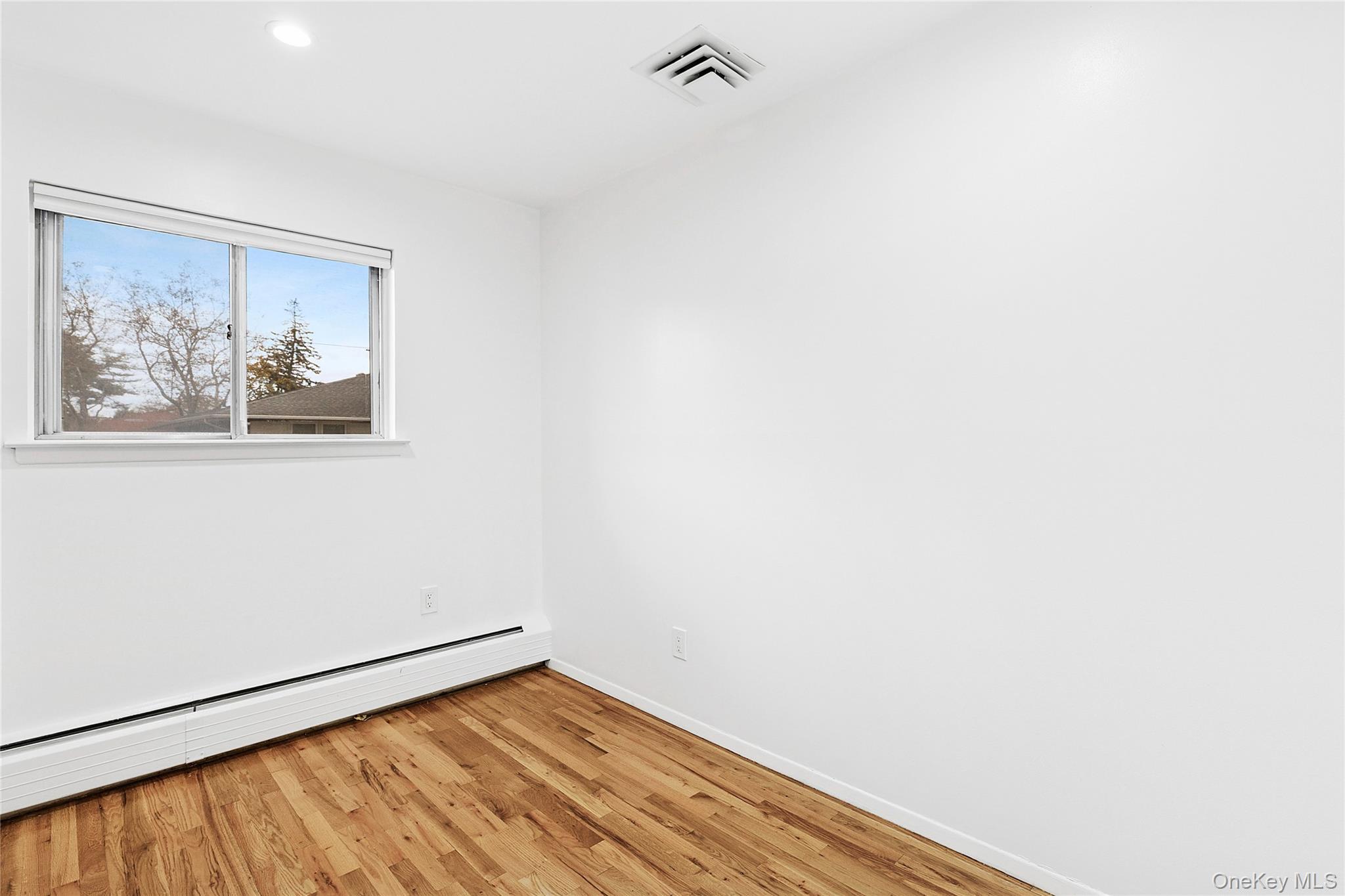 #15 photo, 740 Eagle Drive, Valley Stream , NY 11581