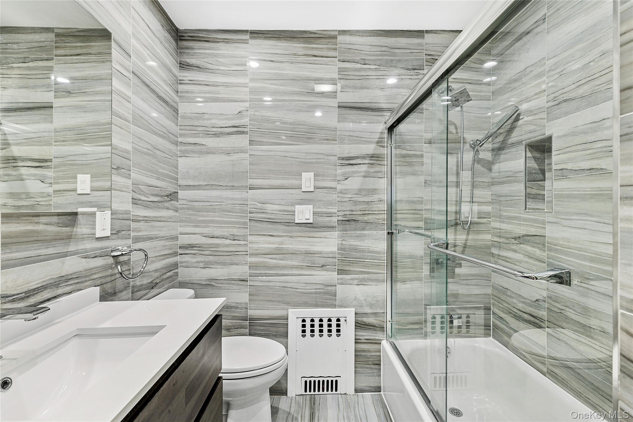 #9 photo, 740 Eagle Drive, Valley Stream , NY 11581