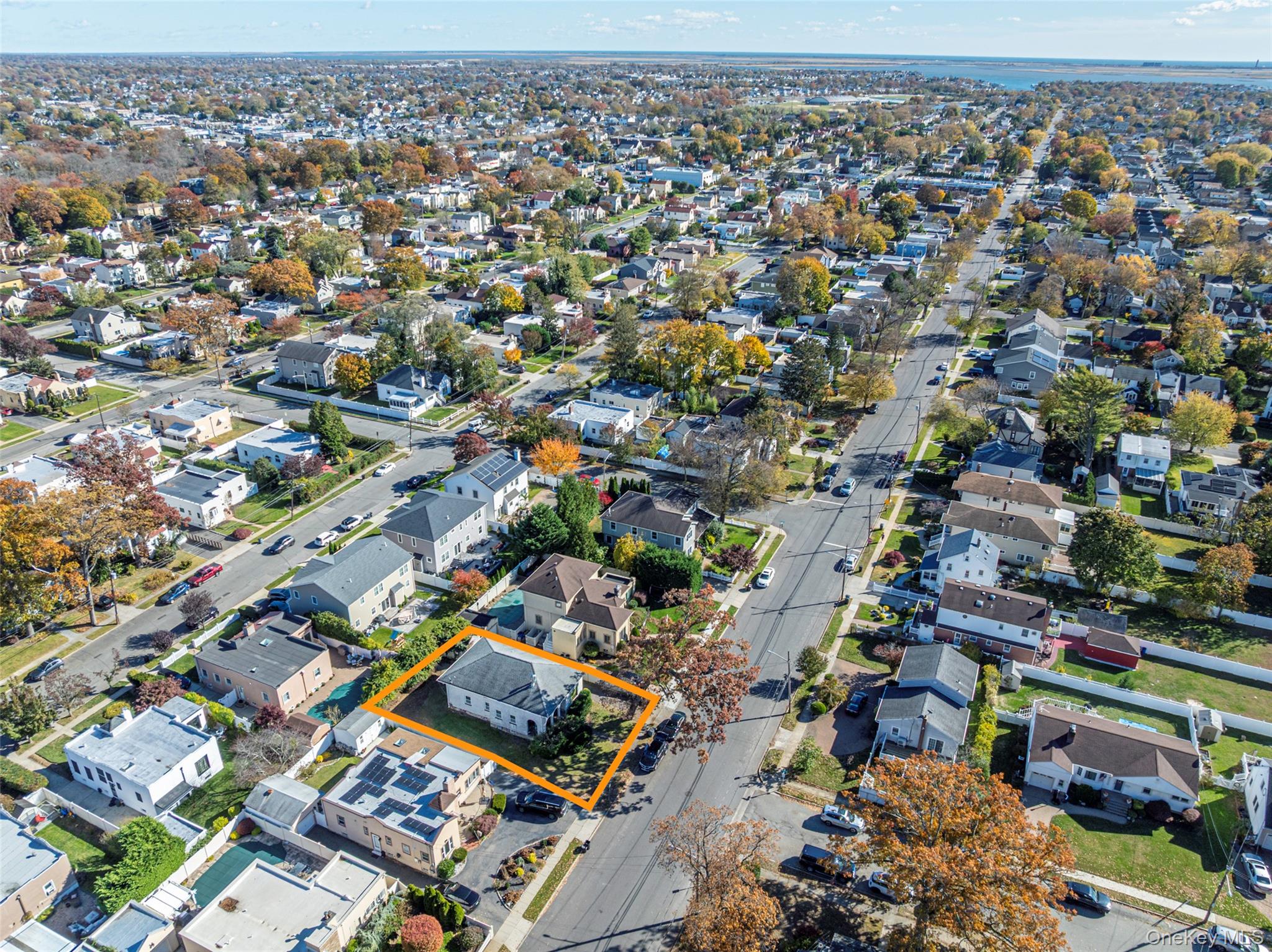 #18 photo, 43 Wynsum Avenue, Merrick , NY 11566