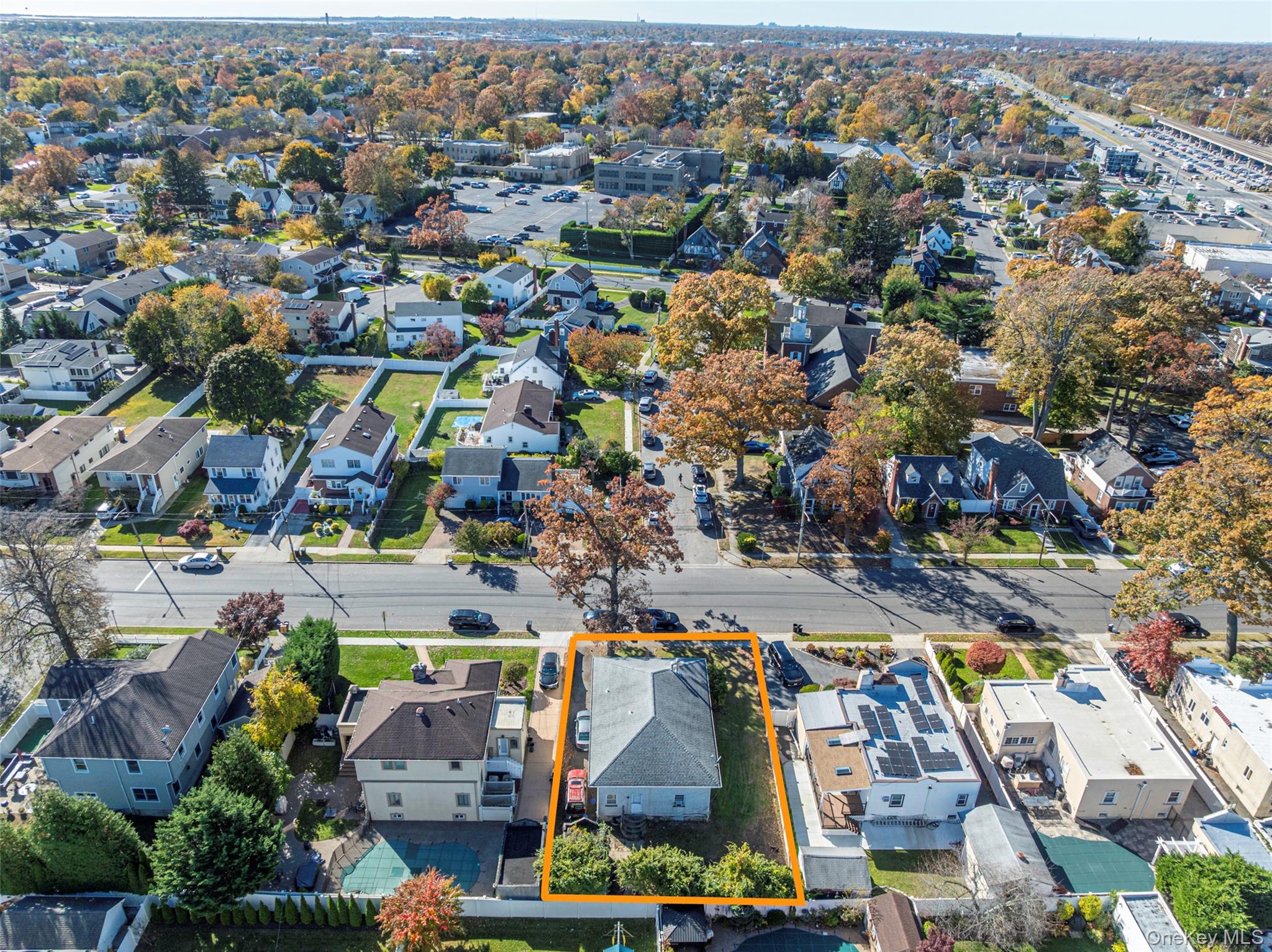 #20 photo, 43 Wynsum Avenue, Merrick , NY 11566