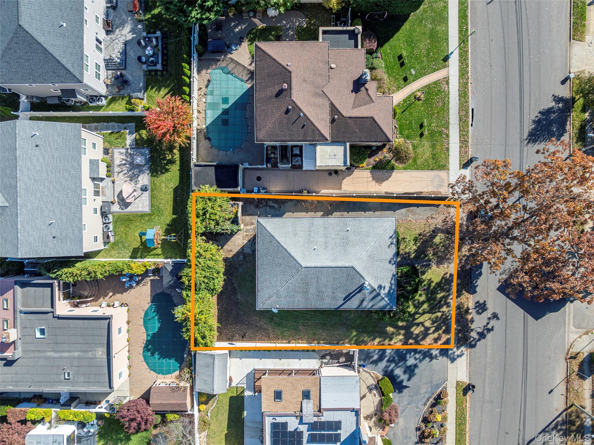 #3 photo, 43 Wynsum Avenue, Merrick , NY 11566