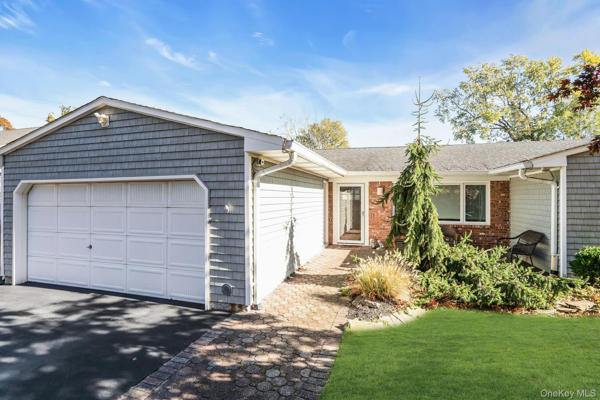 #1 photo, 15 Empire Court, Commack , NY 11725