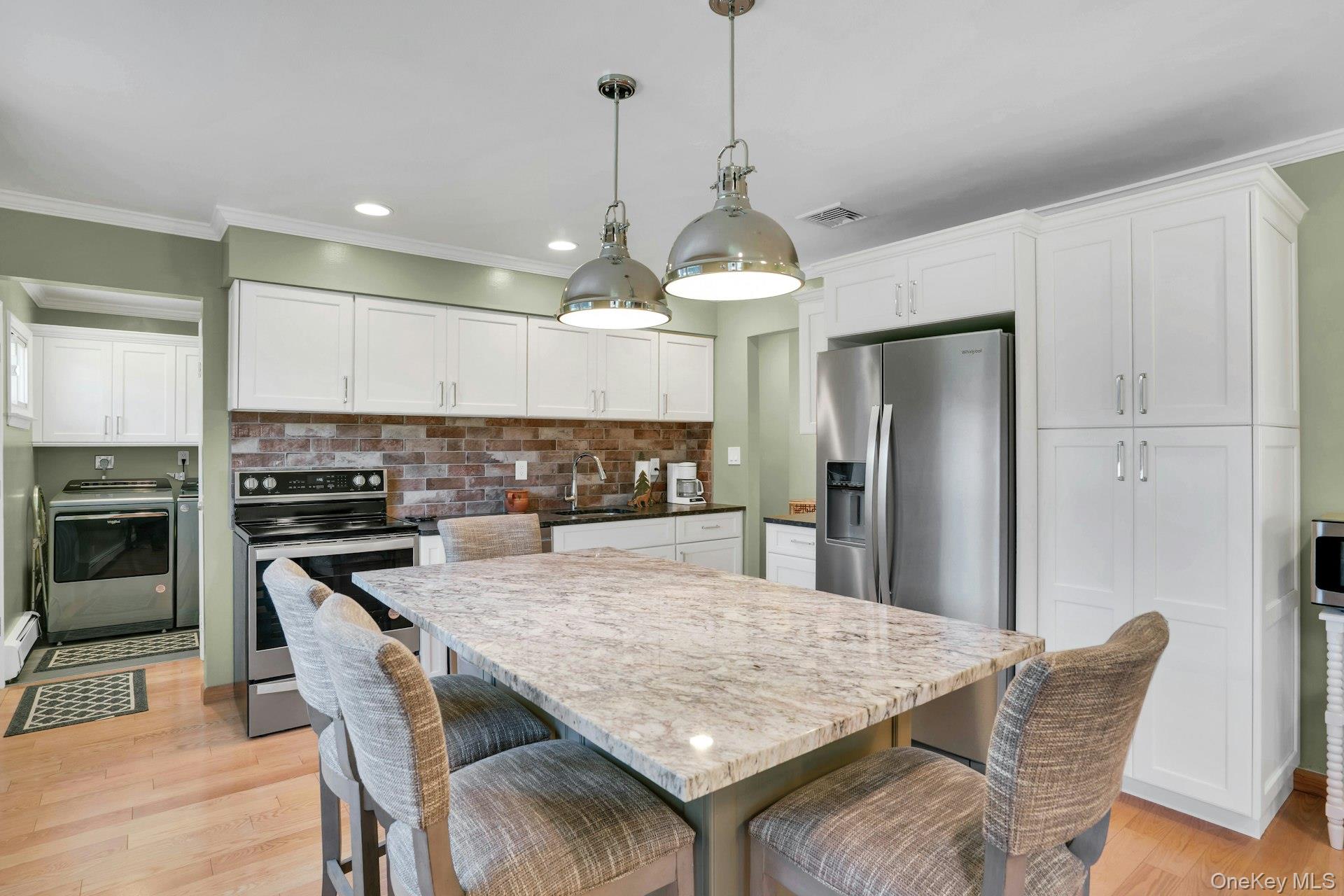 #16 photo, 15 Empire Court, Commack , NY 11725