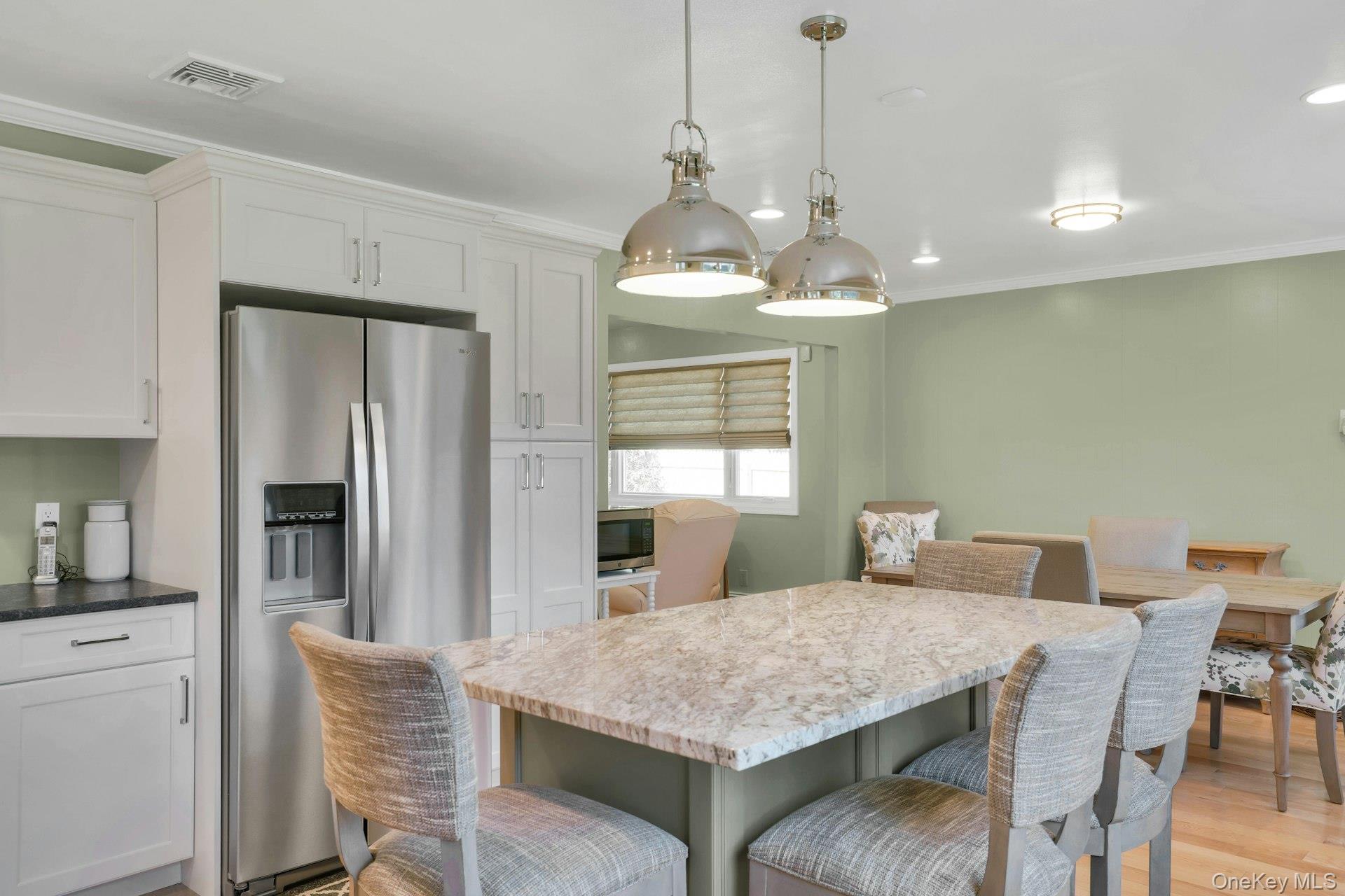 #17 photo, 15 Empire Court, Commack , NY 11725