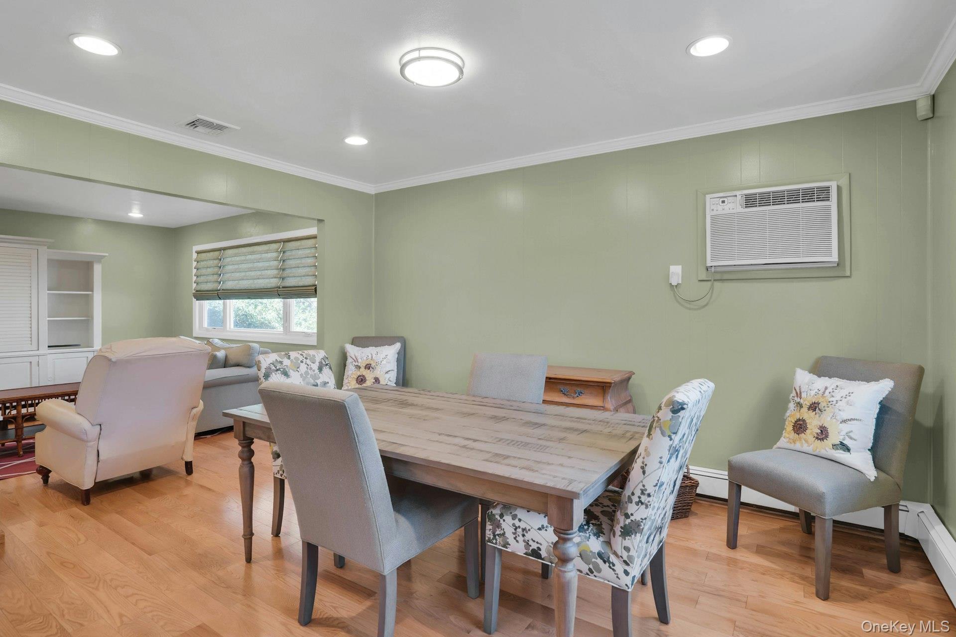 #19 photo, 15 Empire Court, Commack , NY 11725