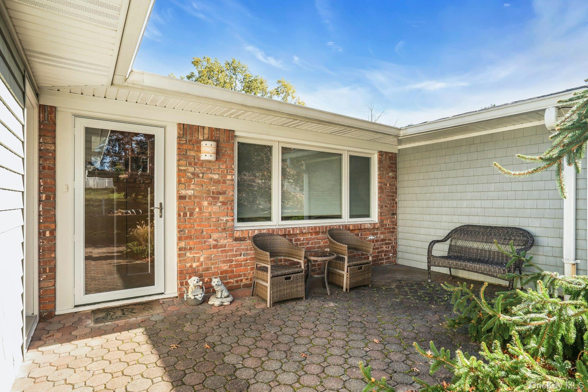 #2 photo, 15 Empire Court, Commack , NY 11725