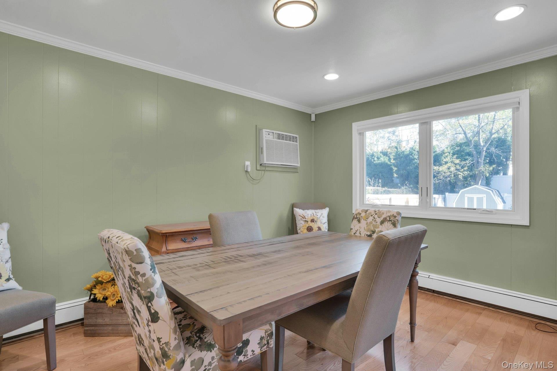 #20 photo, 15 Empire Court, Commack , NY 11725