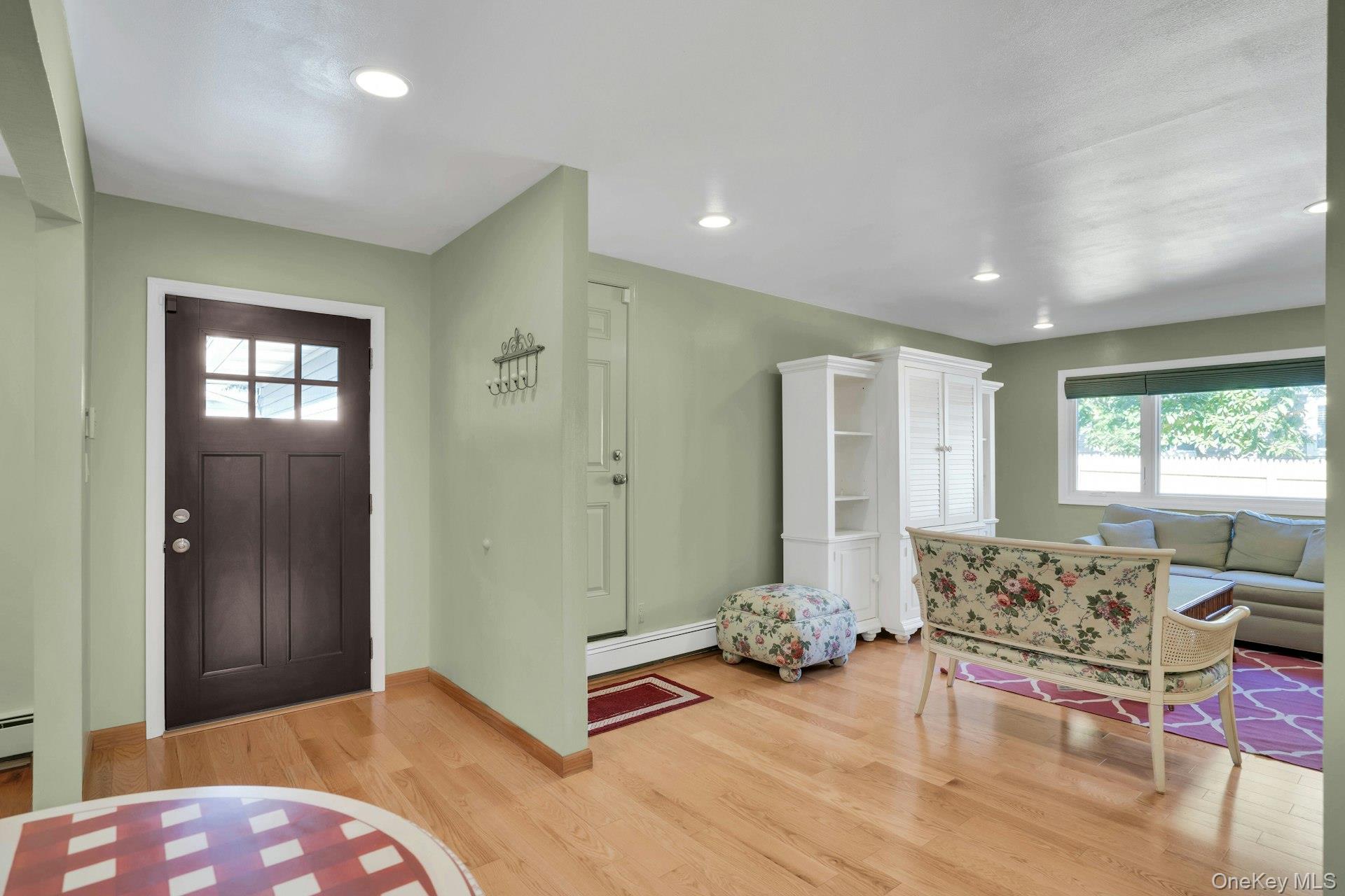 #6 photo, 15 Empire Court, Commack , NY 11725