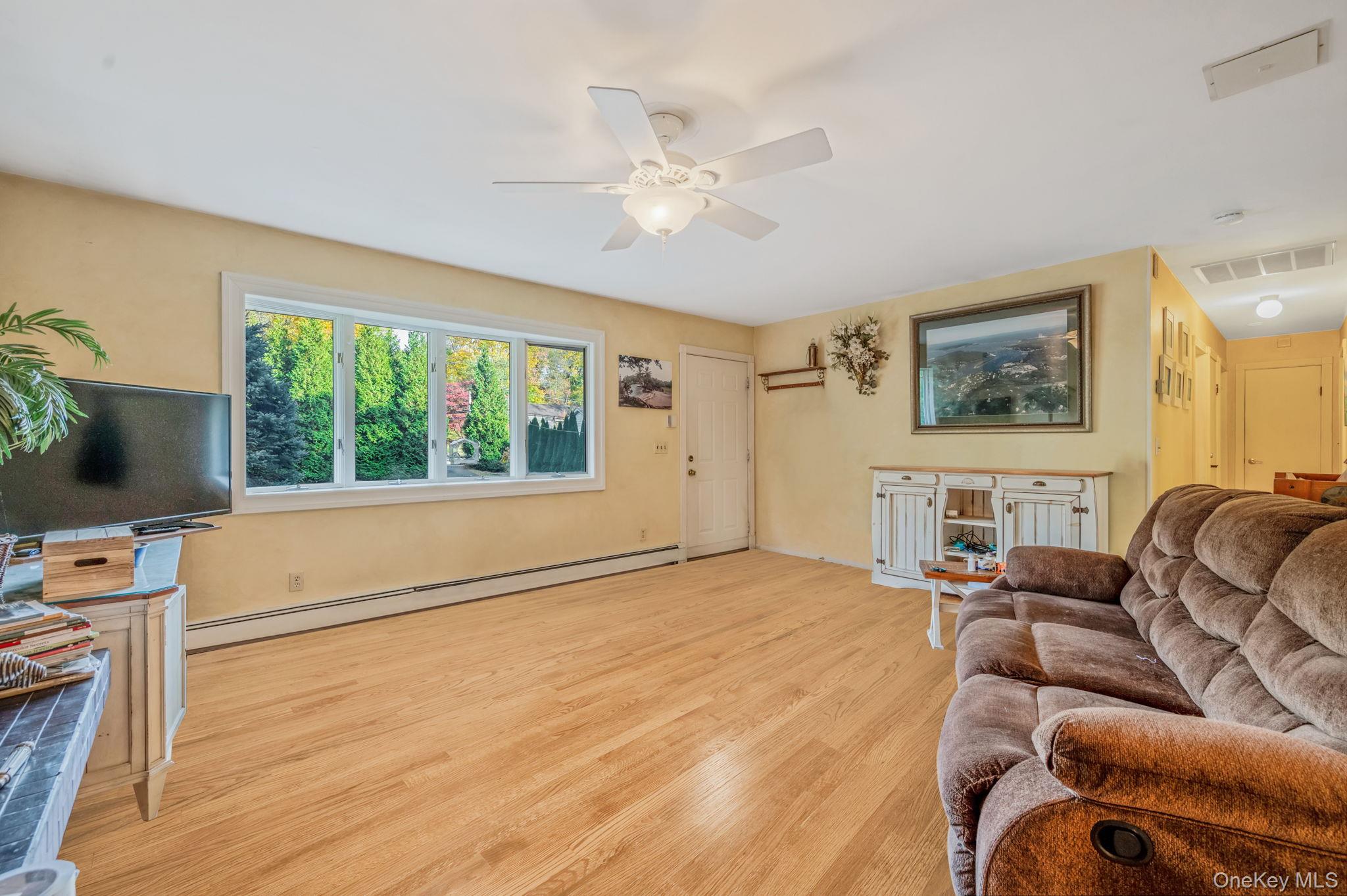 #7 photo, 293 Vernon Valley Road, Northport , NY 11768