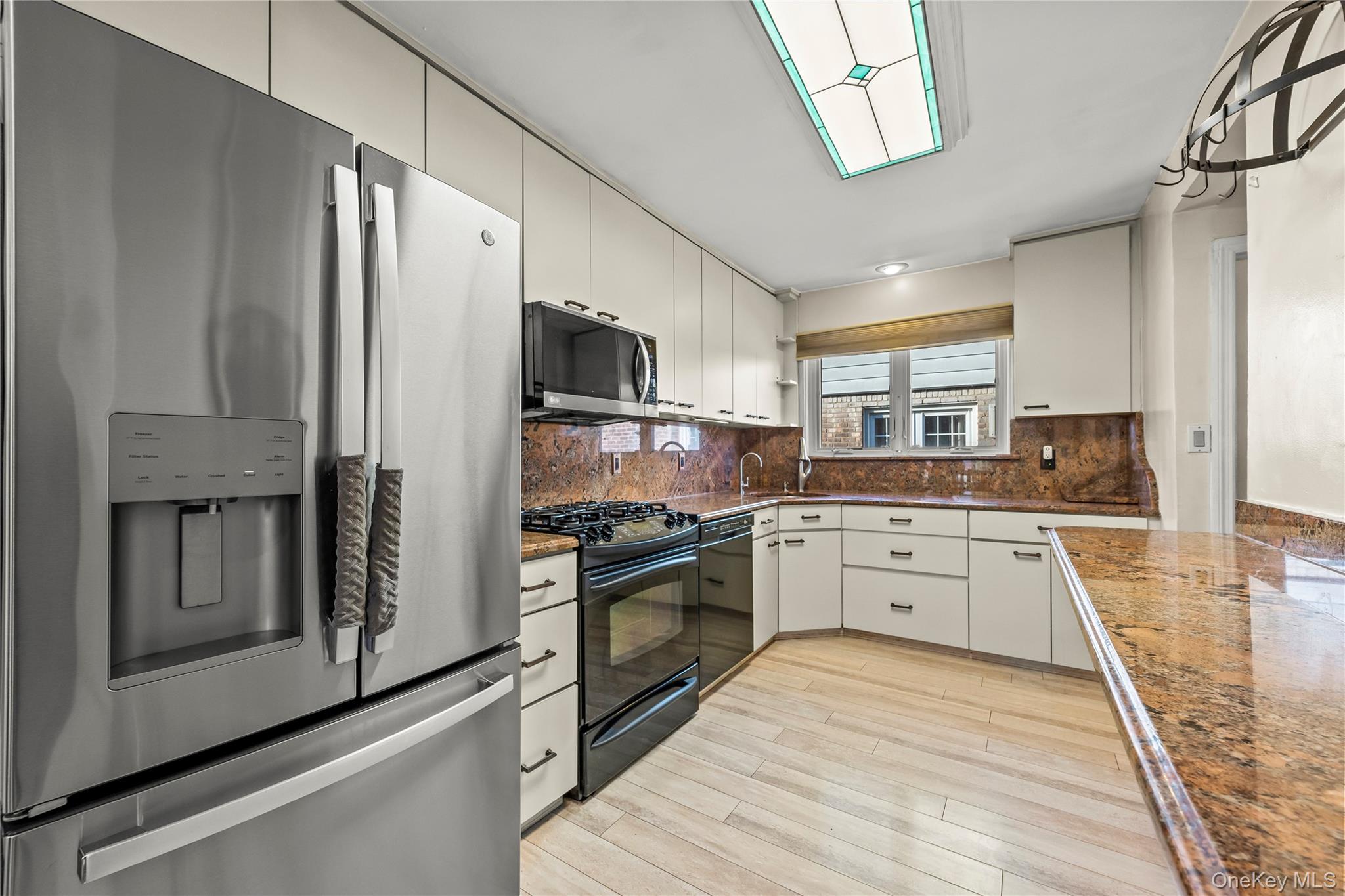 #8 photo, 7516 180th Street, Fresh Meadows , NY 11366