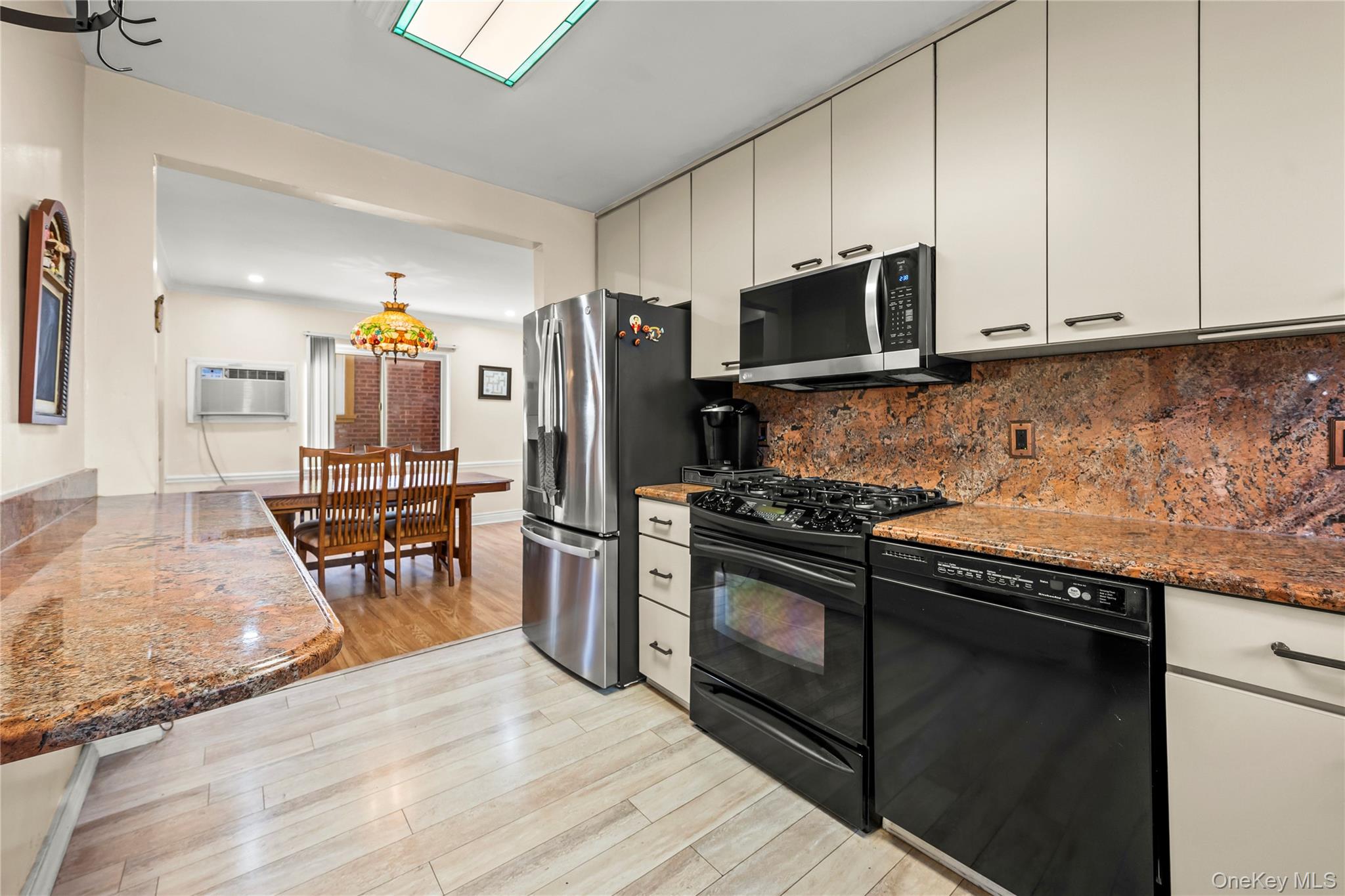 #9 photo, 7516 180th Street, Fresh Meadows , NY 11366