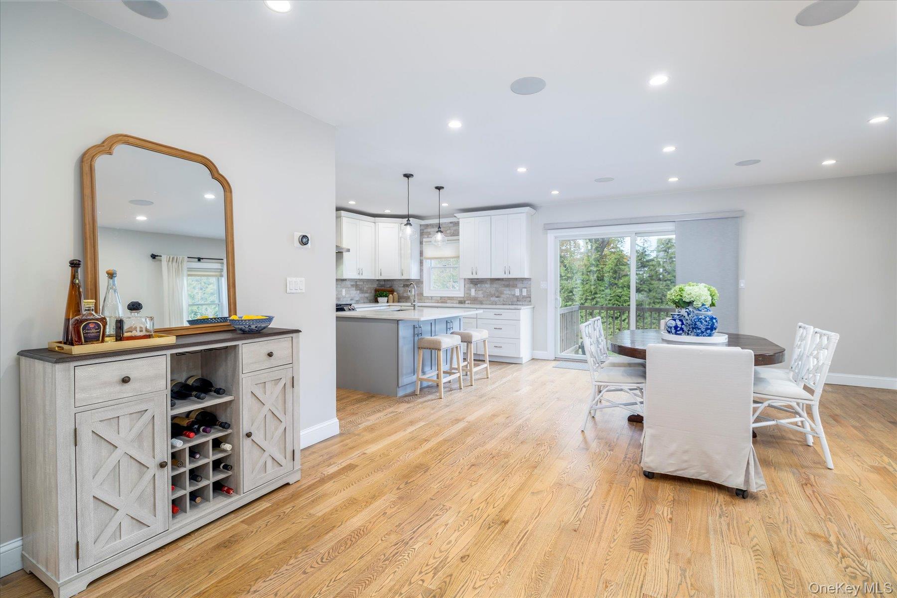 #12 photo, 2 Atlas Avenue, Malverne , NY 11565