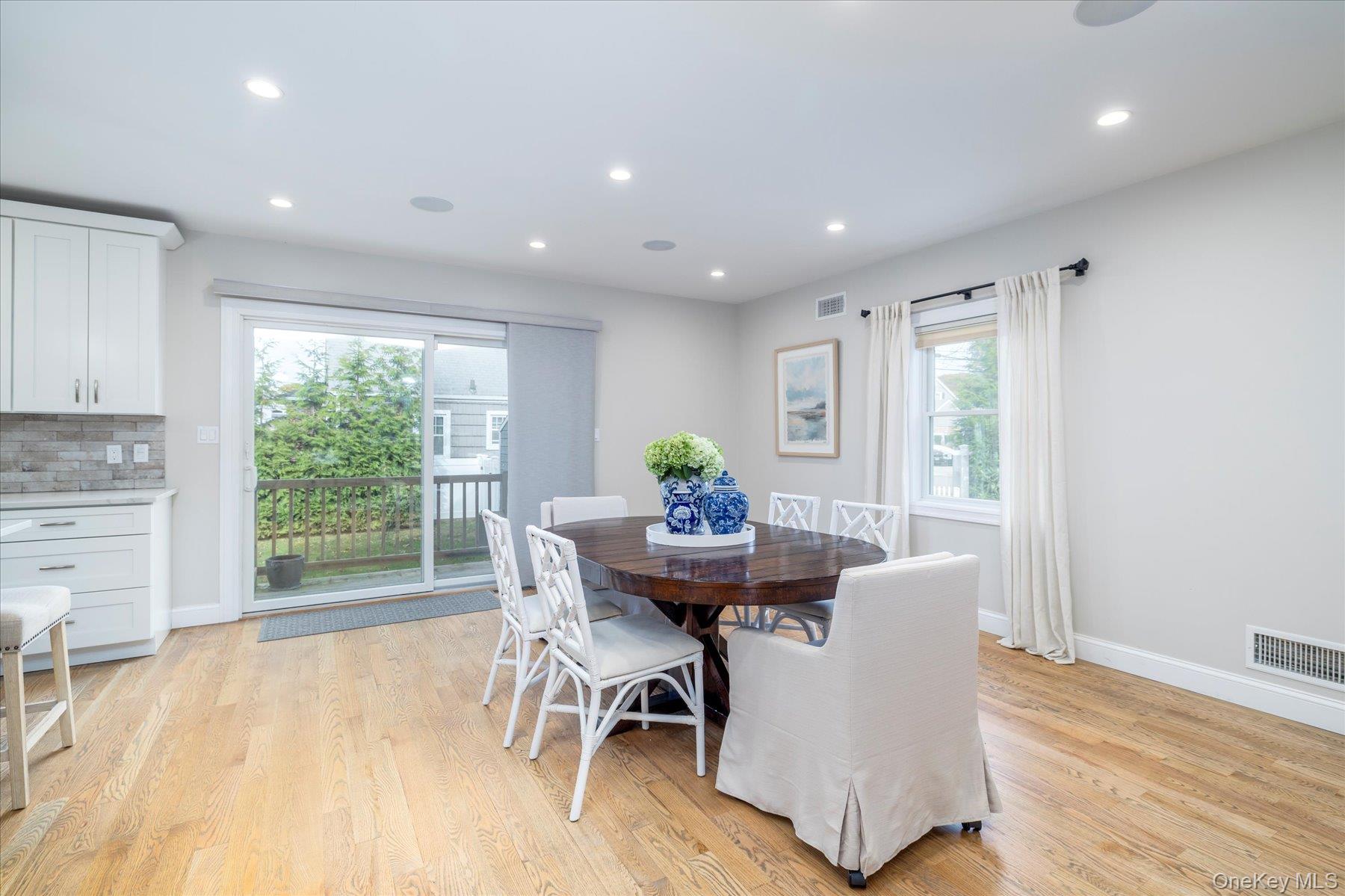 #13 photo, 2 Atlas Avenue, Malverne , NY 11565