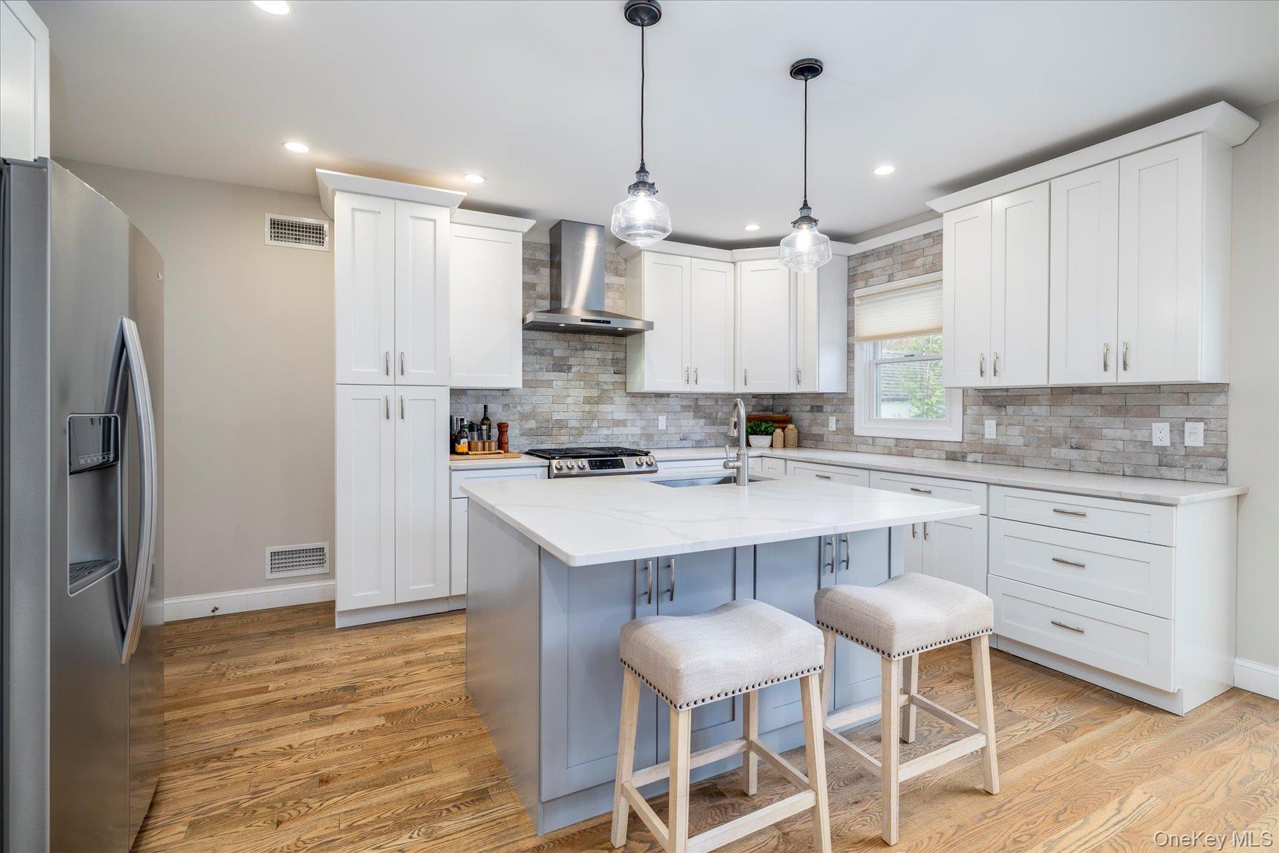 #15 photo, 2 Atlas Avenue, Malverne , NY 11565