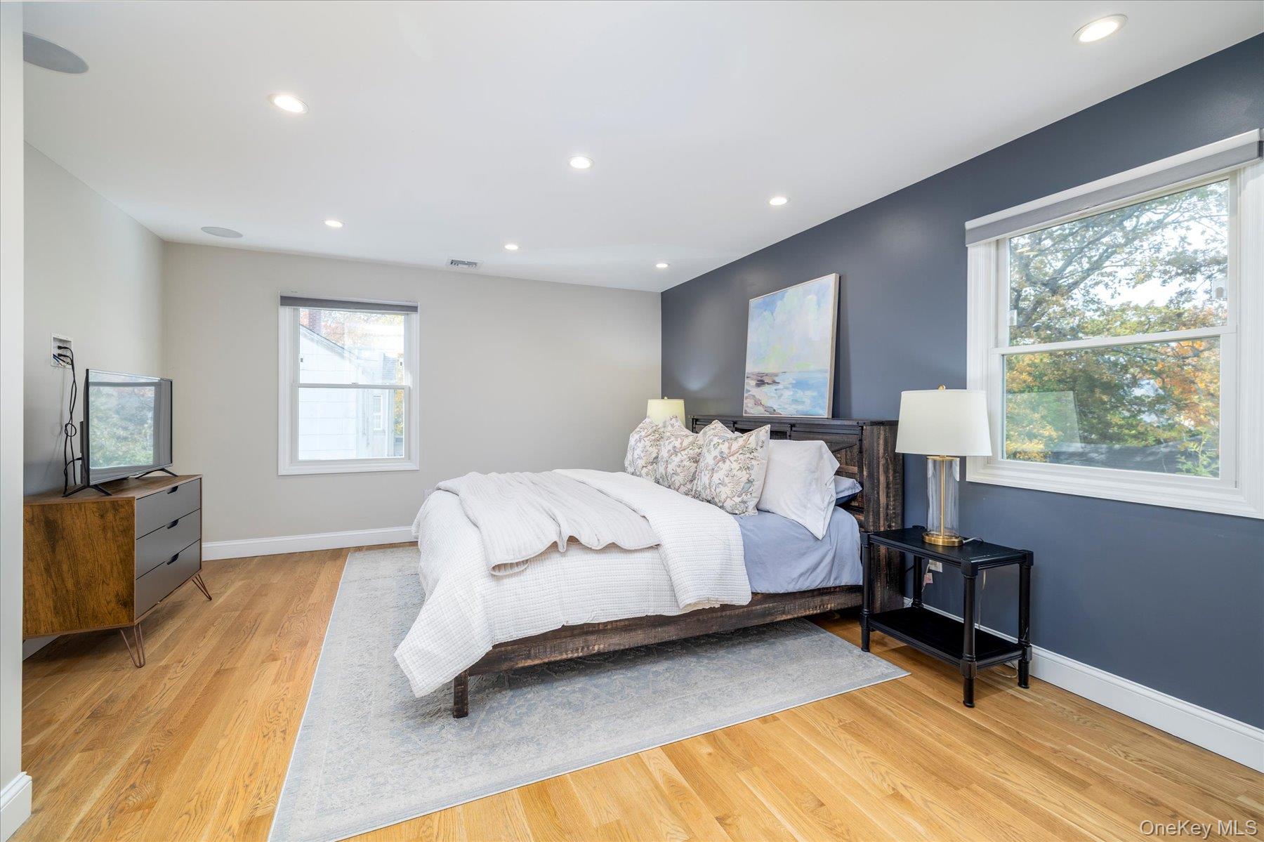 #19 photo, 2 Atlas Avenue, Malverne , NY 11565