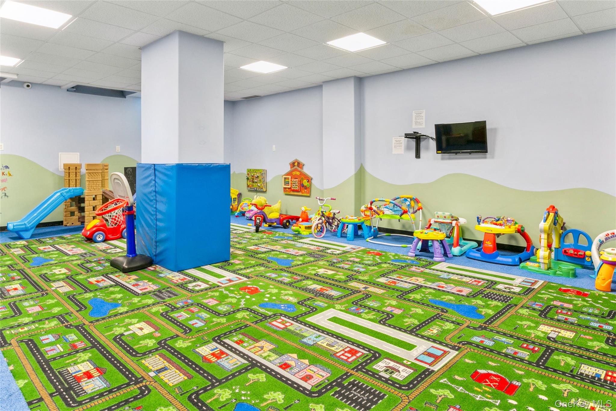 #8 photo, 110-11 Queens Boulevard, Forest Hills , NY 11375