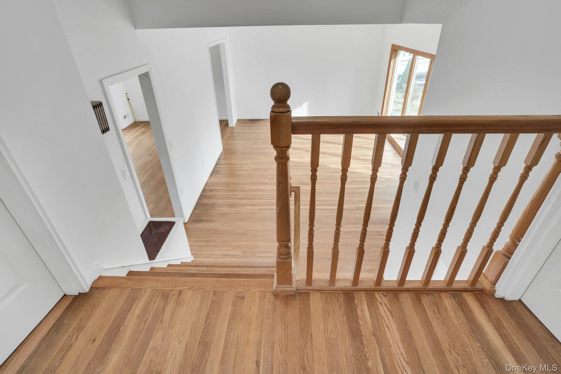 #17 photo, 44 Delaware Avenue, Commack , NY 11725