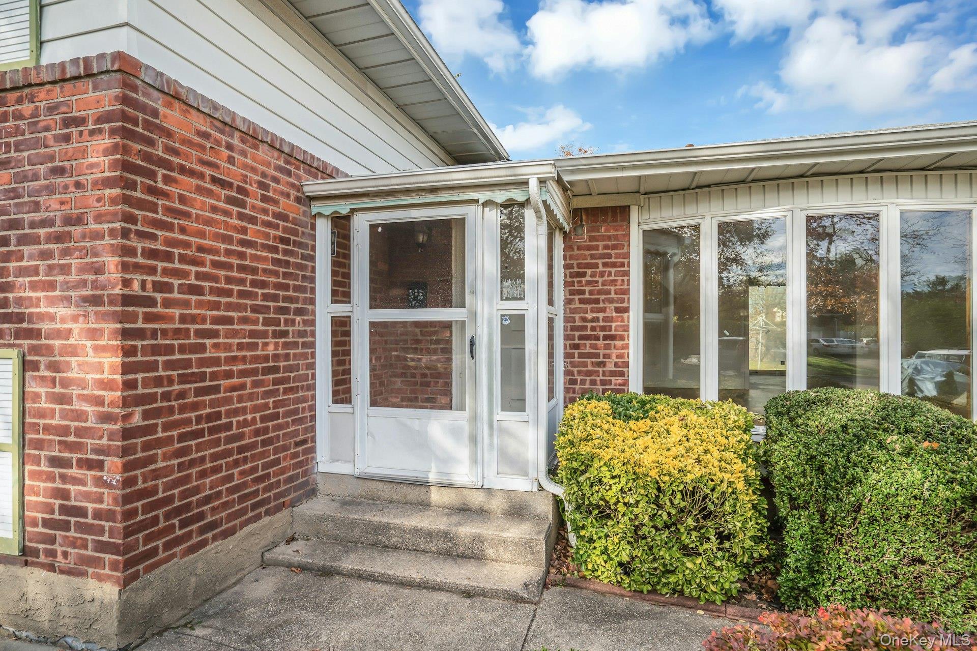 #4 photo, 44 Delaware Avenue, Commack , NY 11725