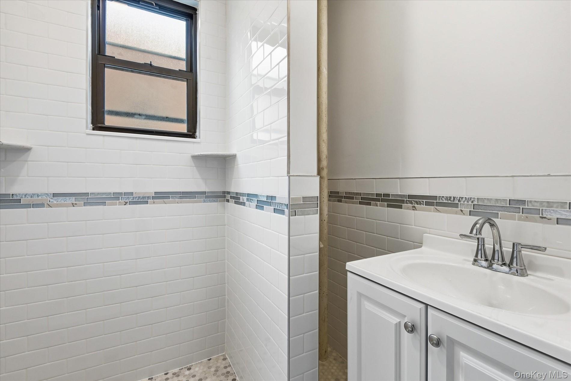 #14 photo, 422 Bleecker Street, Brooklyn , NY 11237