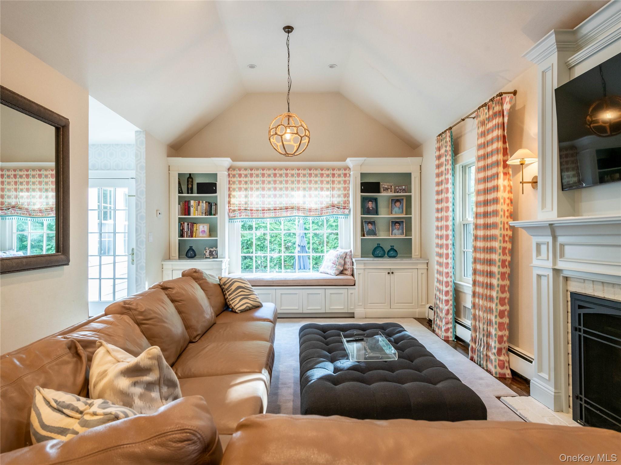 #13 photo, 39 Hawthorne Place, Manhasset , NY 11030