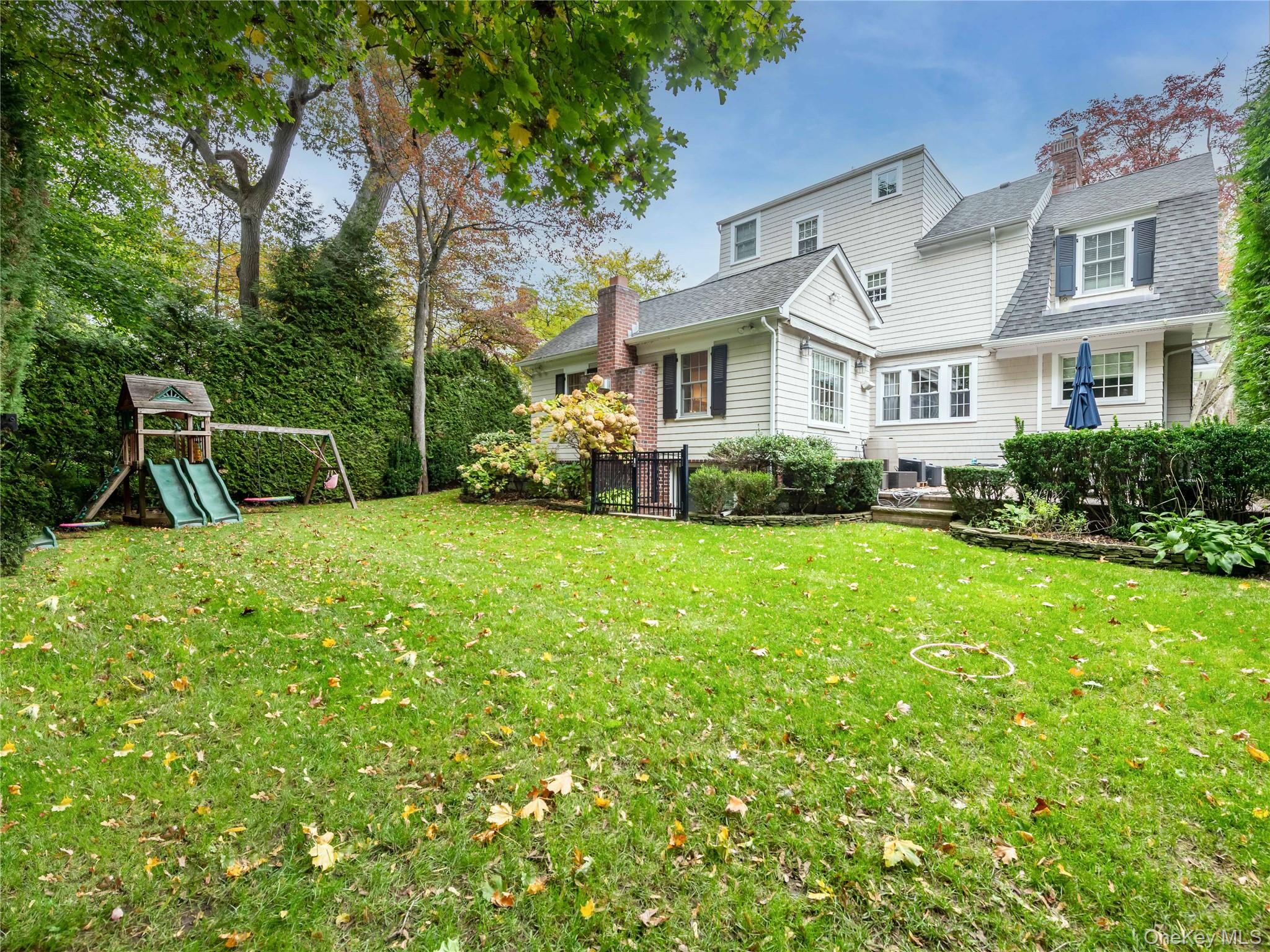 #19 photo, 39 Hawthorne Place, Manhasset , NY 11030