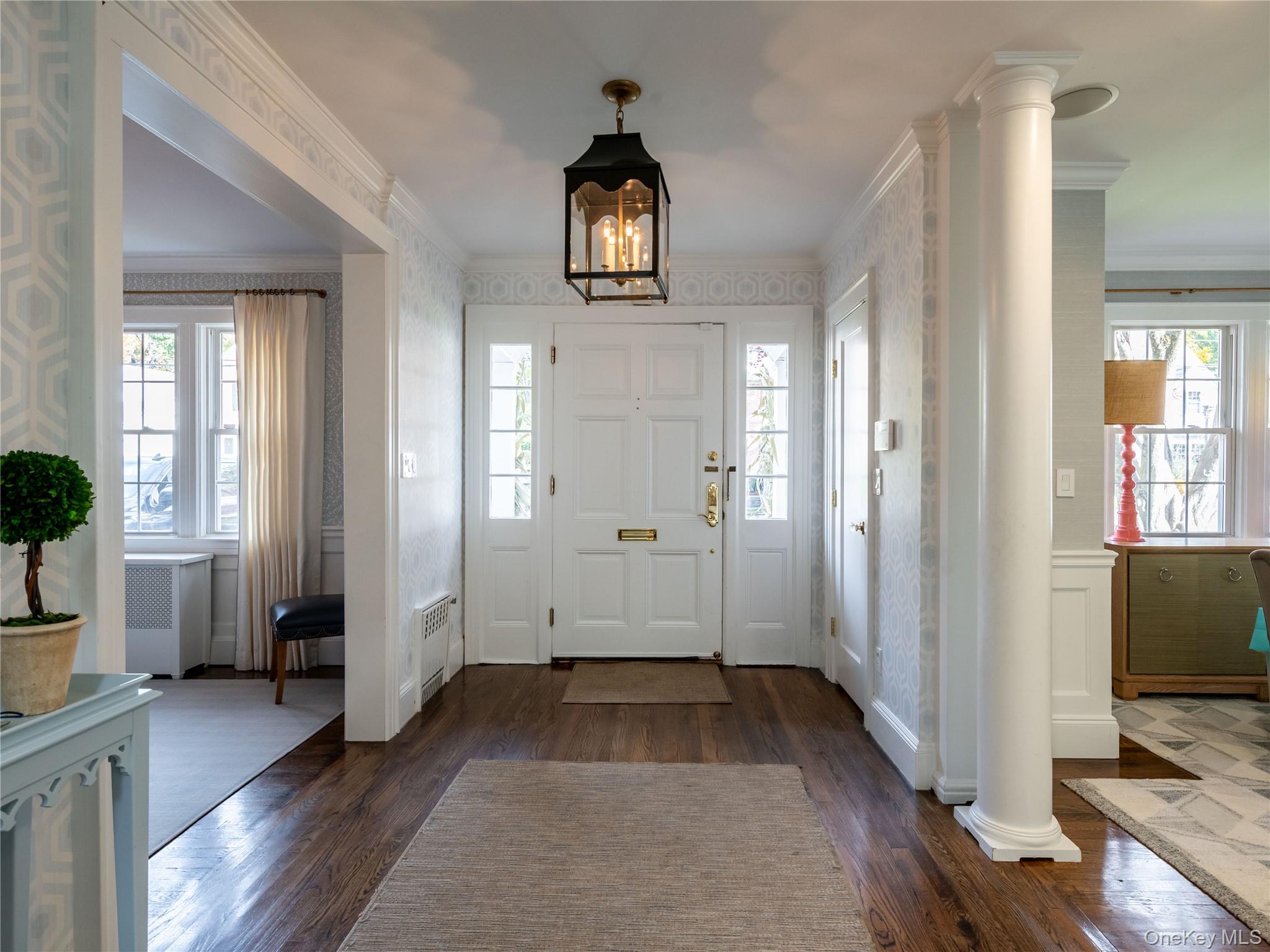 #3 photo, 39 Hawthorne Place, Manhasset , NY 11030