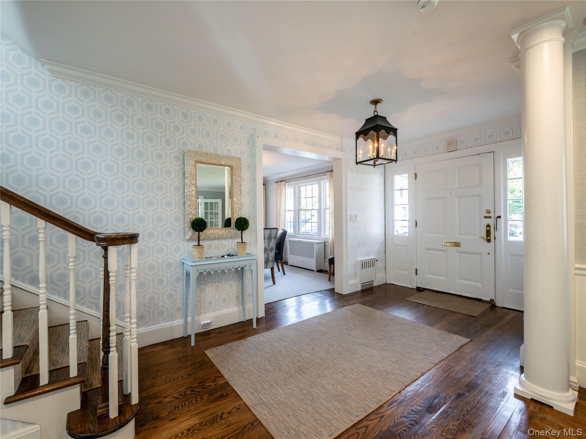 #4 photo, 39 Hawthorne Place, Manhasset , NY 11030