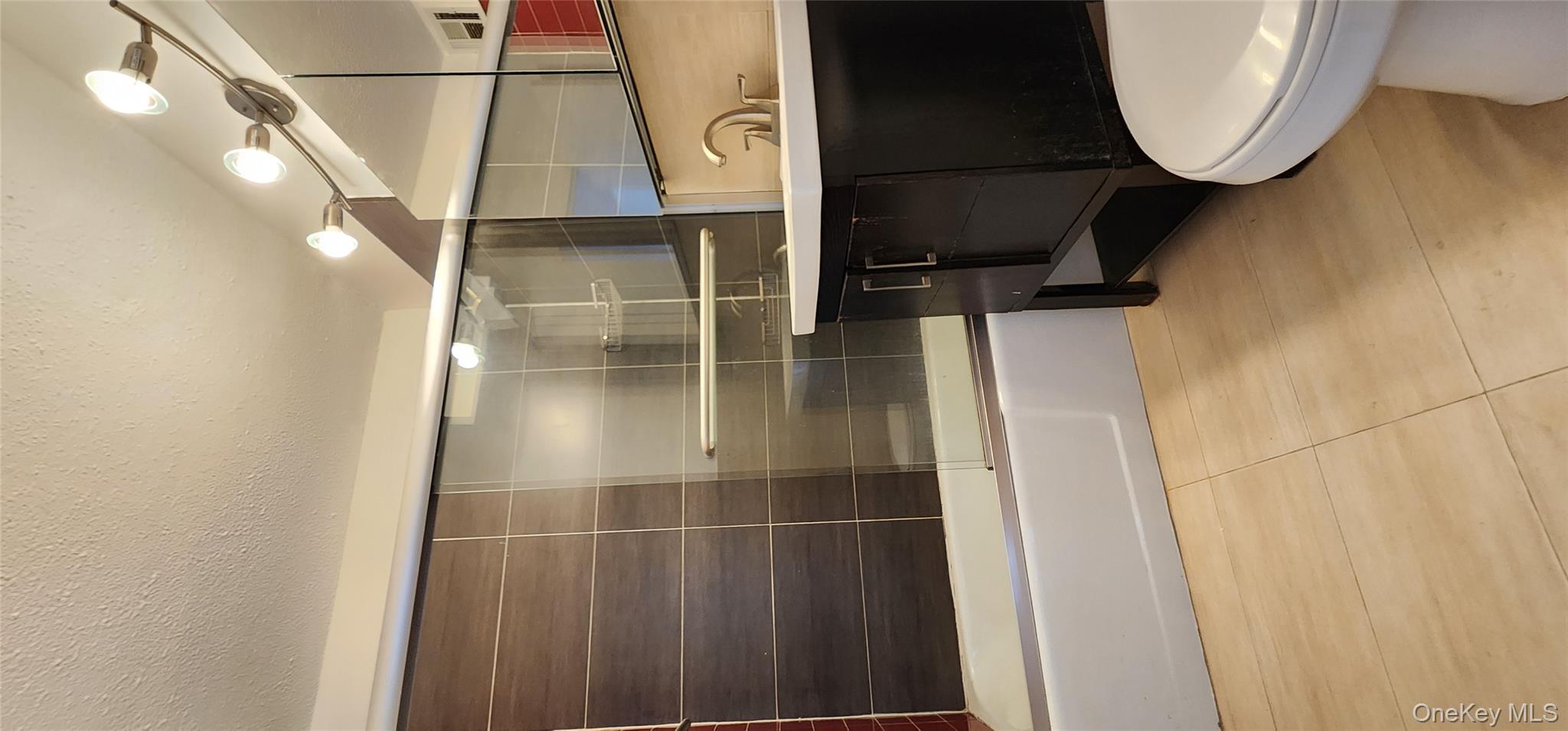 #14 photo, 118-17 Union Turnpike, Forest Hills , NY 11375