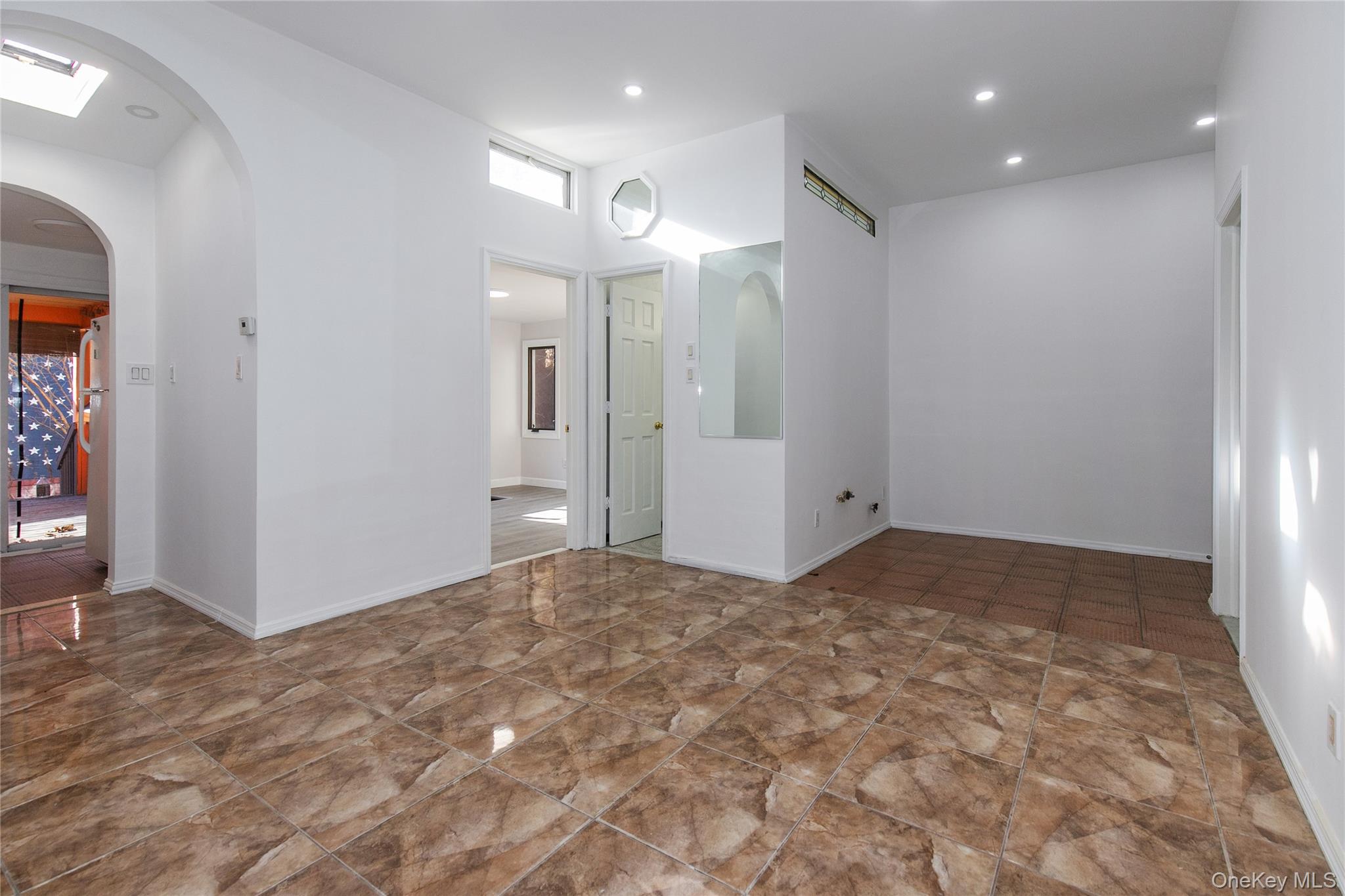 #11 photo, 5814 58th Avenue, كوينز Maspeth , NY 11378