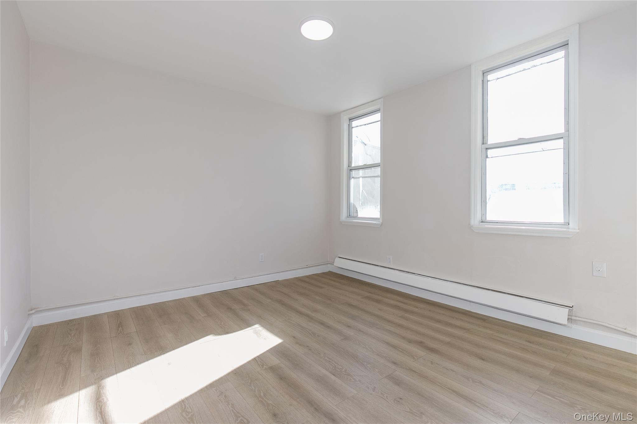 #19 photo, 5814 58th Avenue, كوينز Maspeth , NY 11378