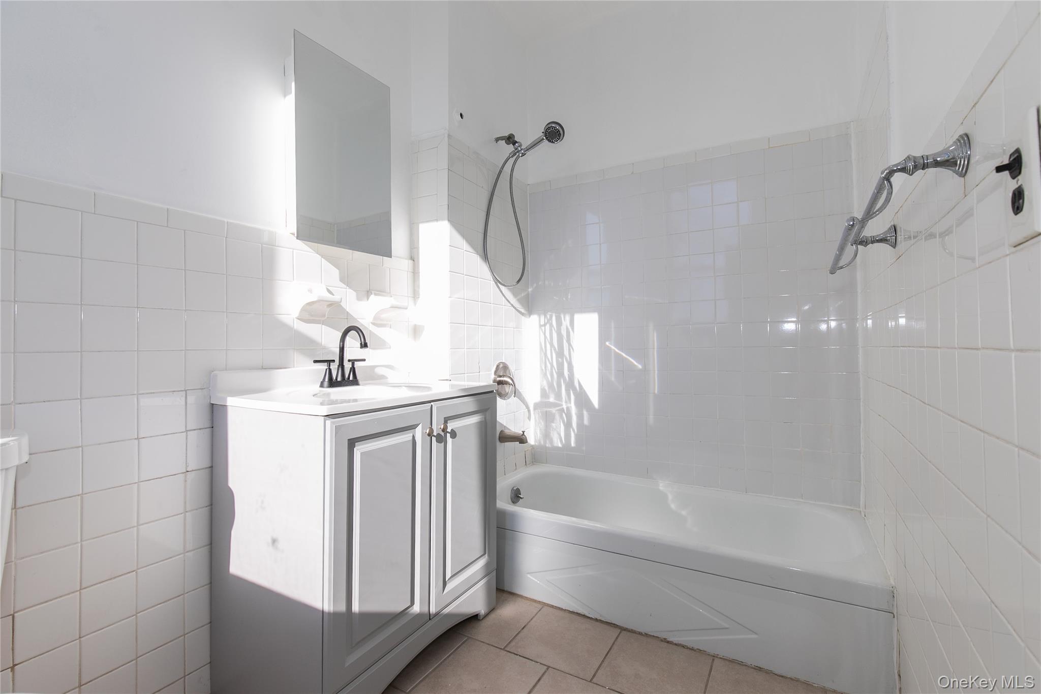 #20 photo, 5814 58th Avenue, كوينز Maspeth , NY 11378