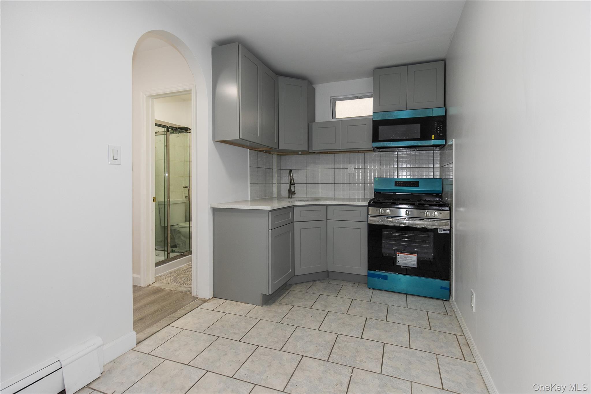 #8 photo, 5814 58th Avenue, كوينز Maspeth , NY 11378