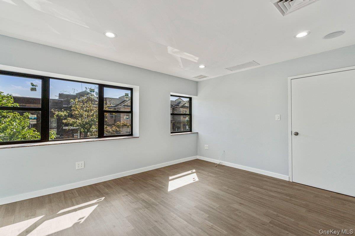 #4 photo, 58-34 59 St, Maspeth , NY 11378