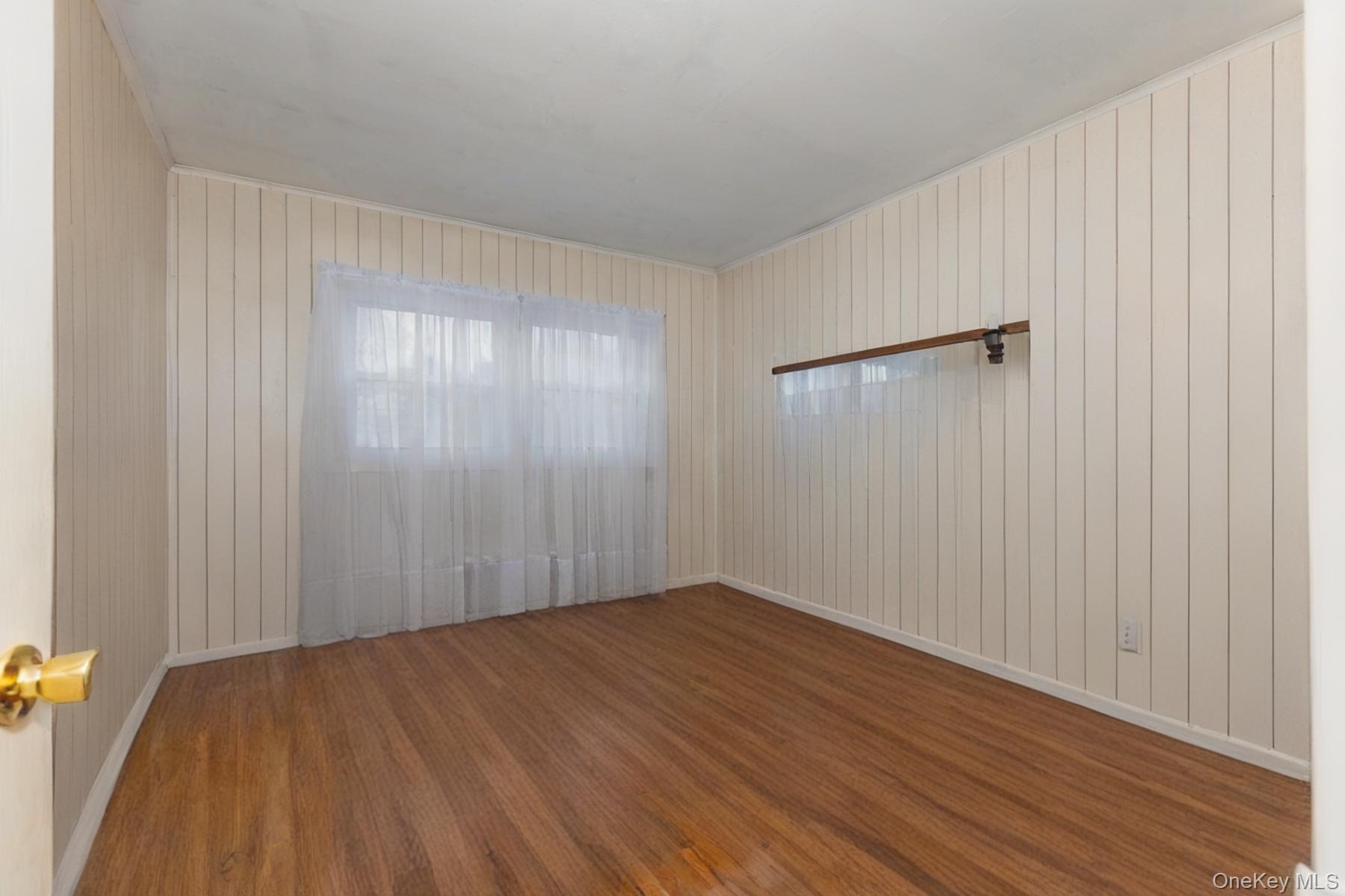 #13 photo, 9 Duffin Avenue, West Islip , NY 11795