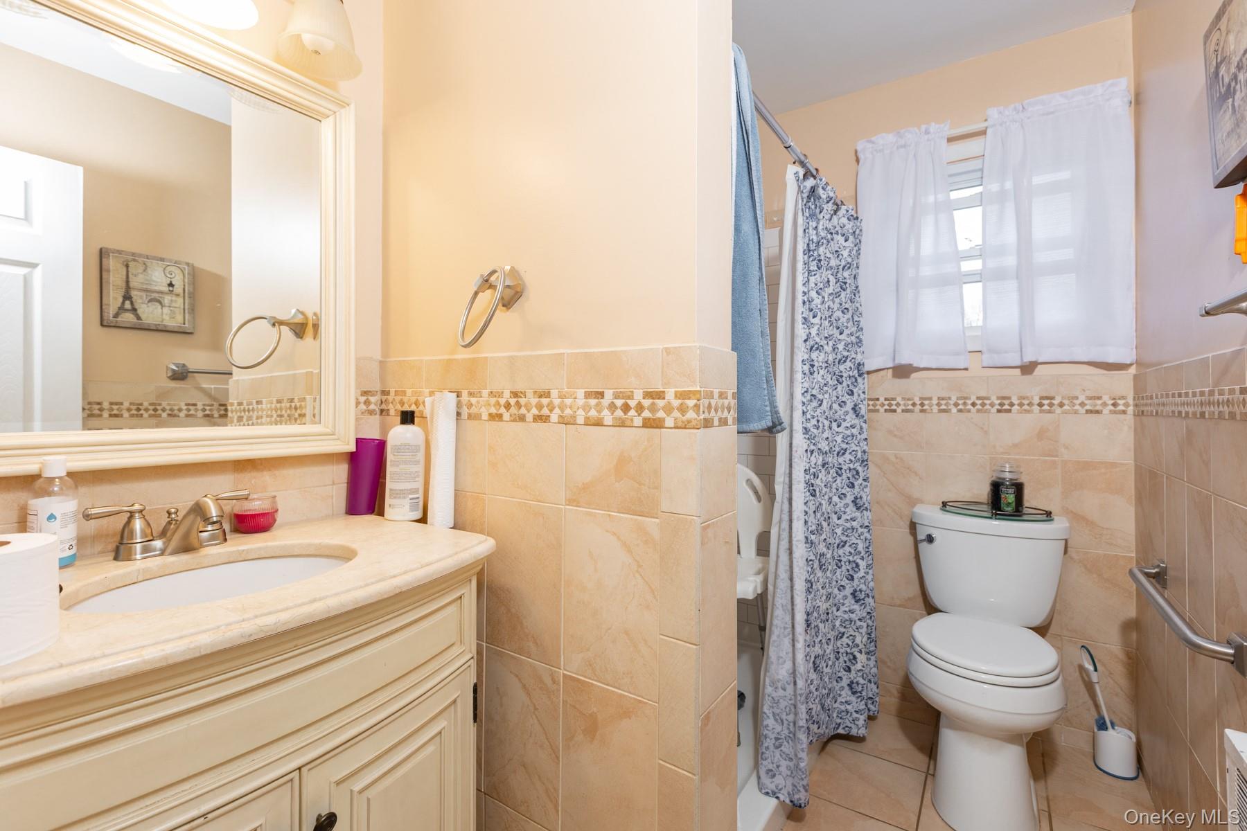 #14 photo, 9 Duffin Avenue, West Islip , NY 11795