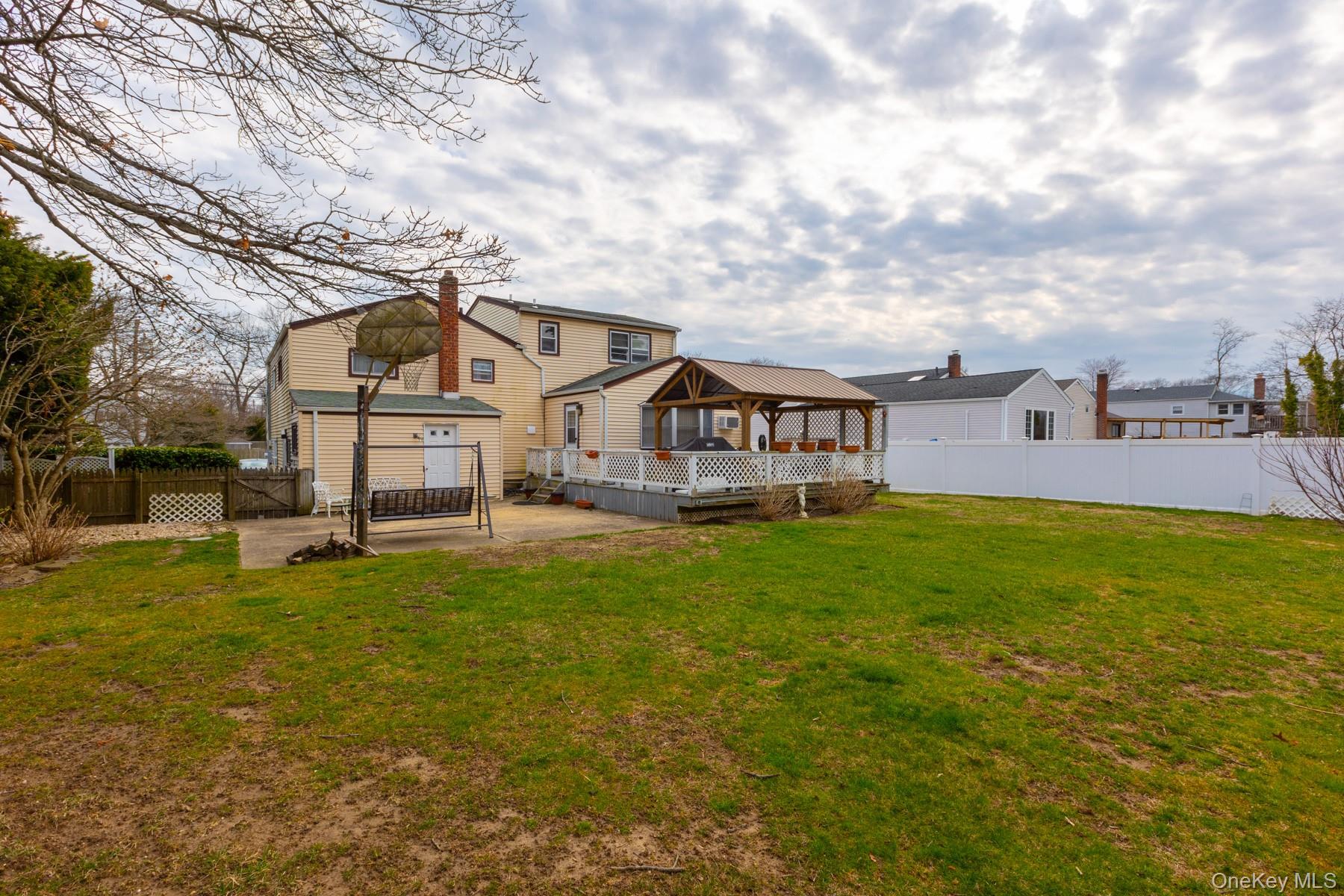 #19 photo, 9 Duffin Avenue, West Islip , NY 11795