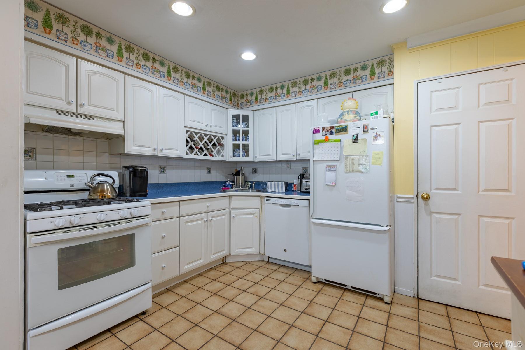 #2 photo, 9 Duffin Avenue, West Islip , NY 11795