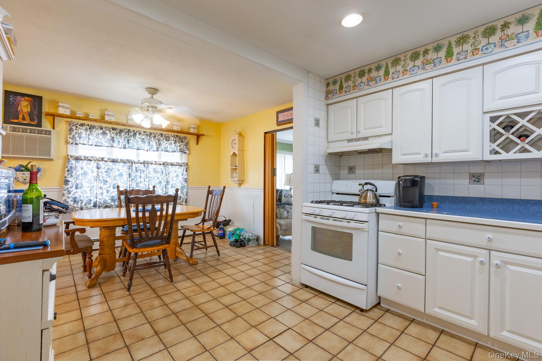 #3 photo, 9 Duffin Avenue, West Islip , NY 11795