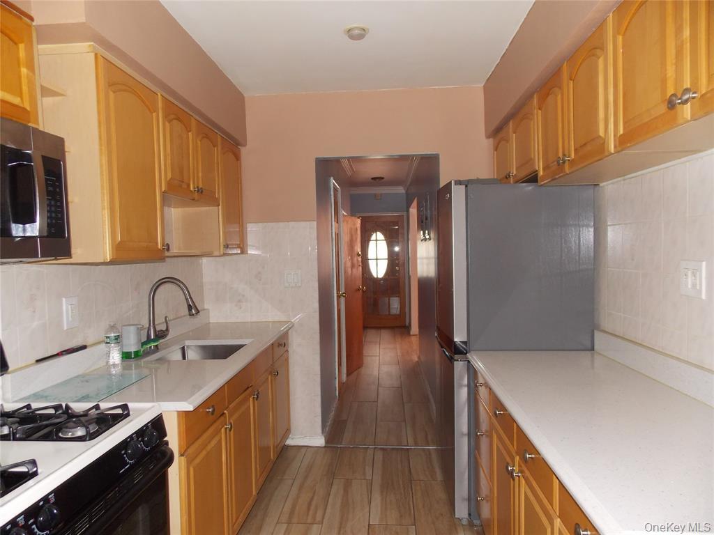 #1 photo, 2927 Throop Avenue, Bronx , NY 10469