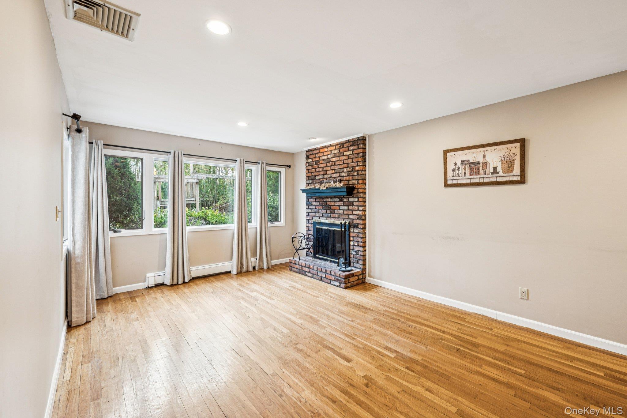 #12 photo, 9 Princeton Drive, Plainview , NY 11803