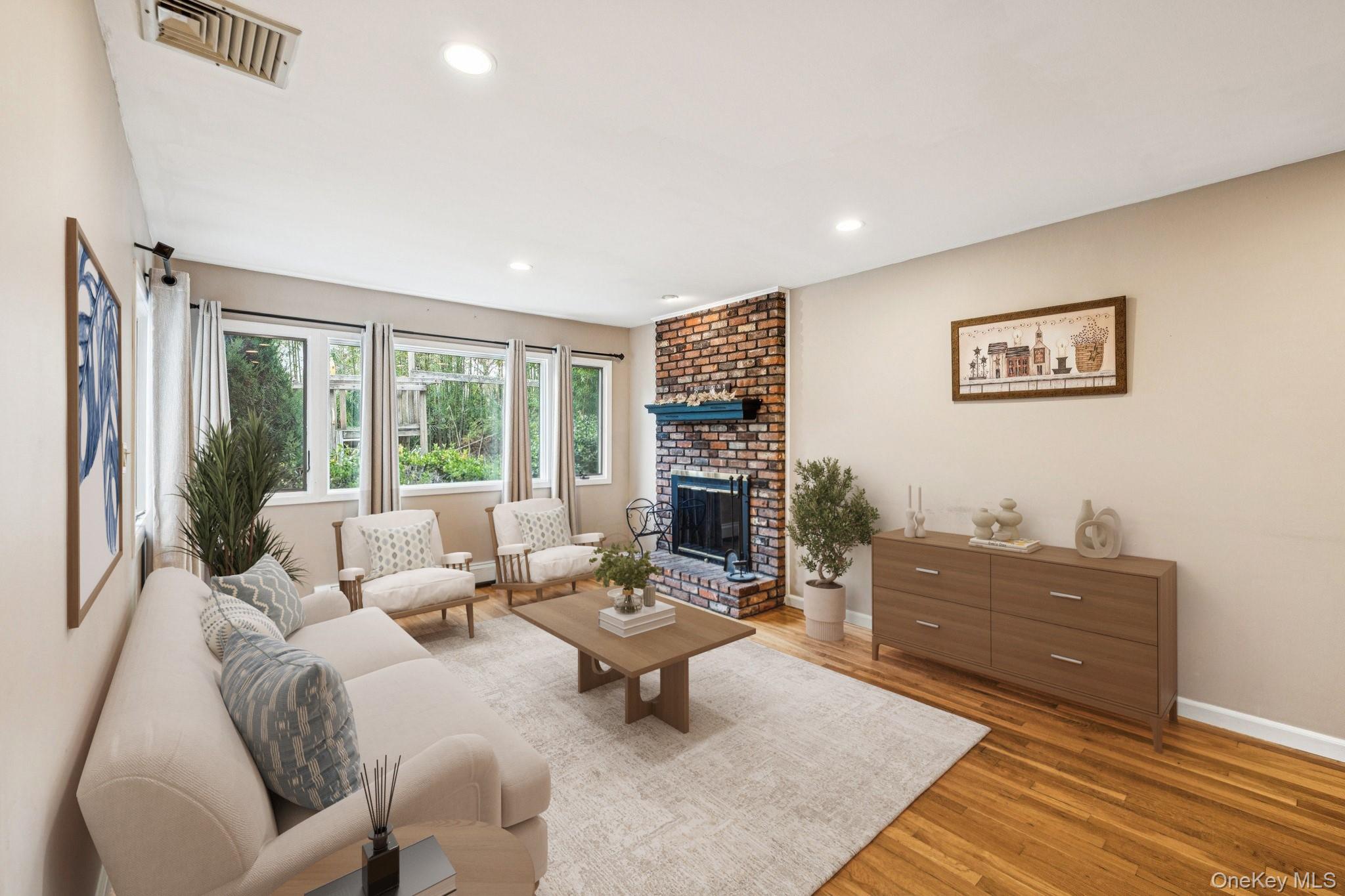 #13 photo, 9 Princeton Drive, Plainview , NY 11803