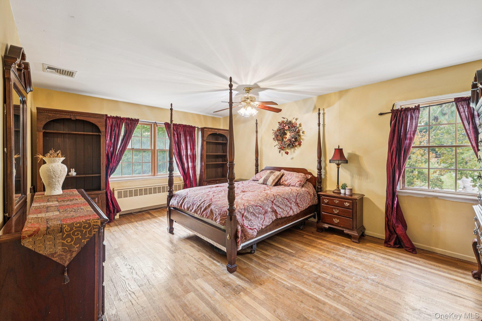 #16 photo, 9 Princeton Drive, Plainview , NY 11803