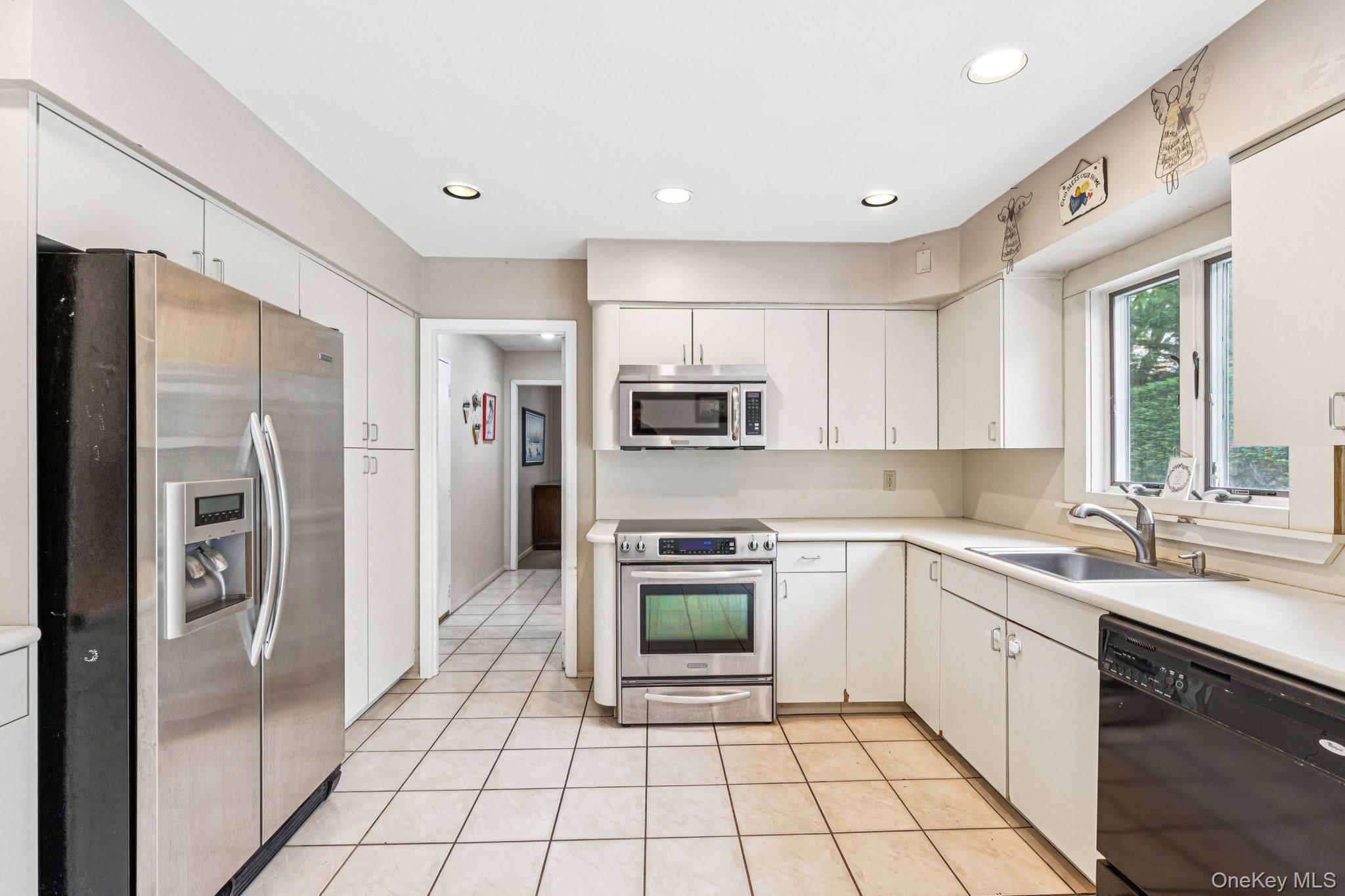 #6 photo, 9 Princeton Drive, Plainview , NY 11803