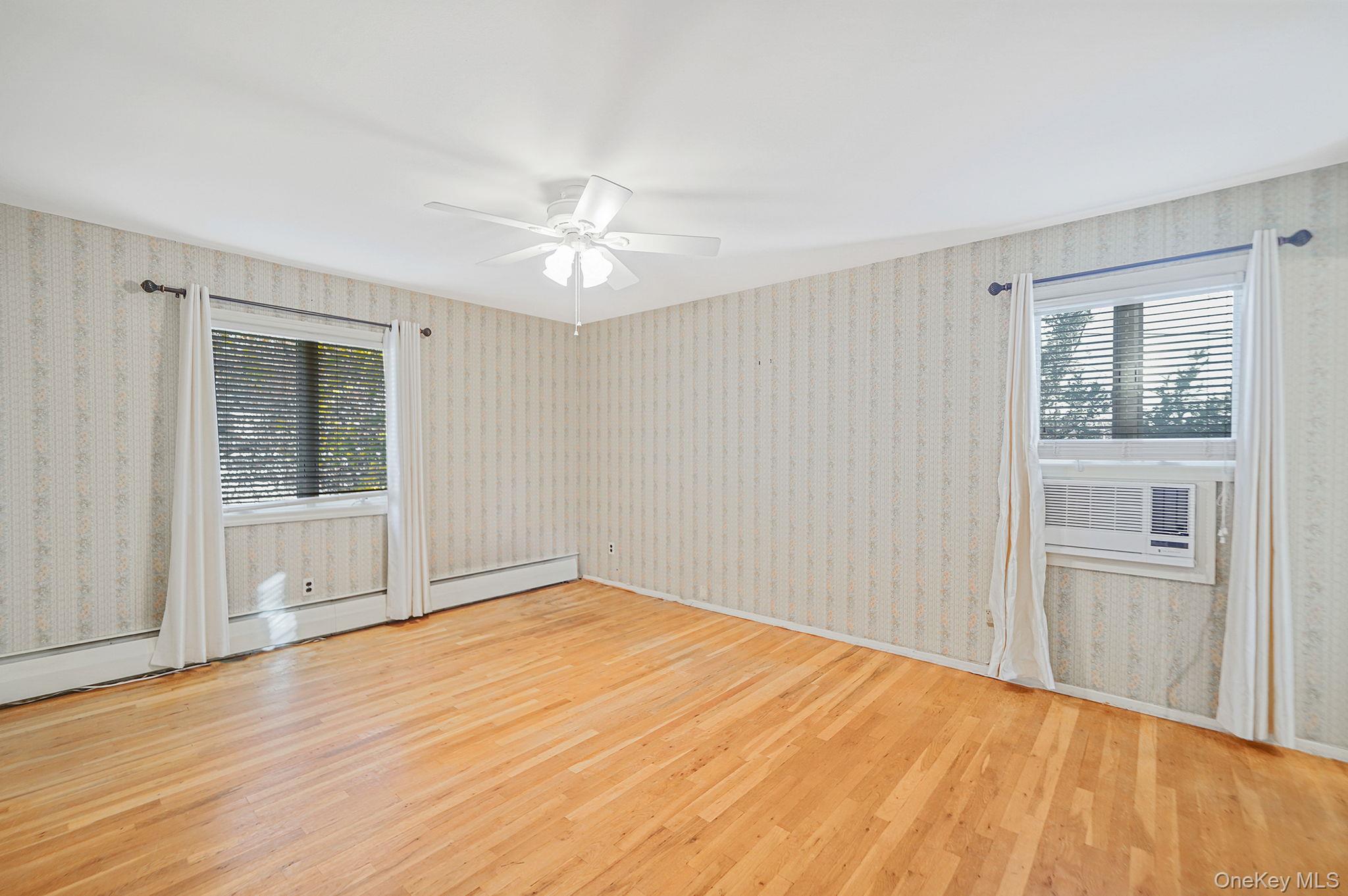 #20 photo, 28 Glacier Drive, Smithtown , NY 11787