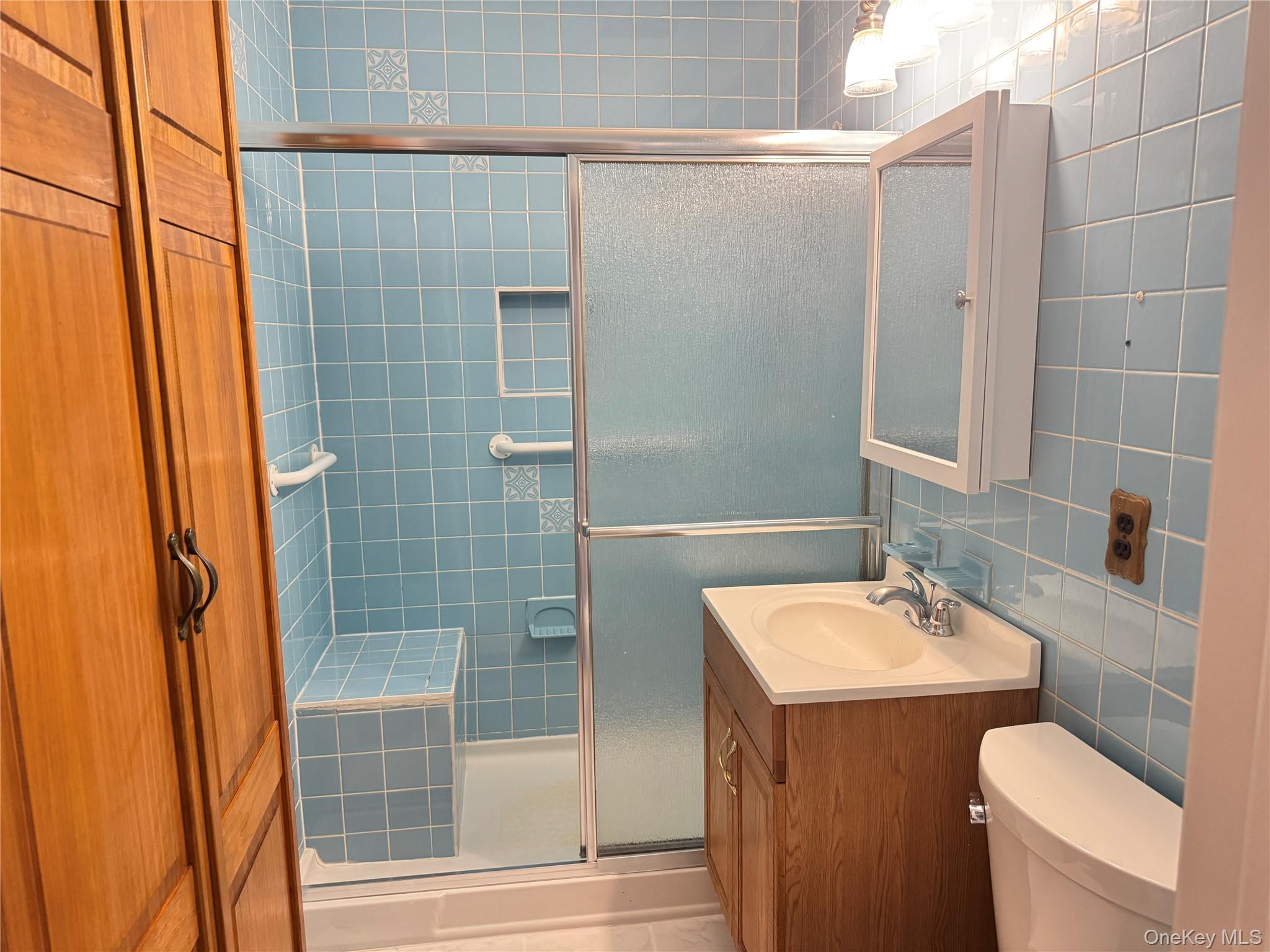 #10 photo, 129 Spring Lane, Levittown , NY 11756