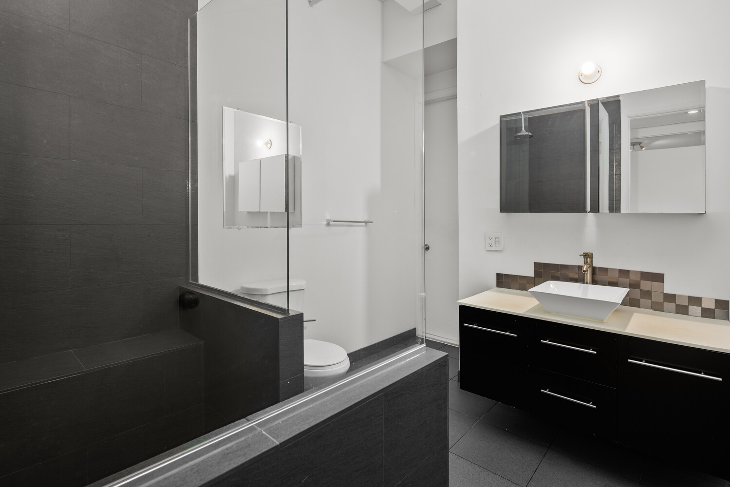 #7 photo, 208 W 30TH Street, Chelsea , NY 10001