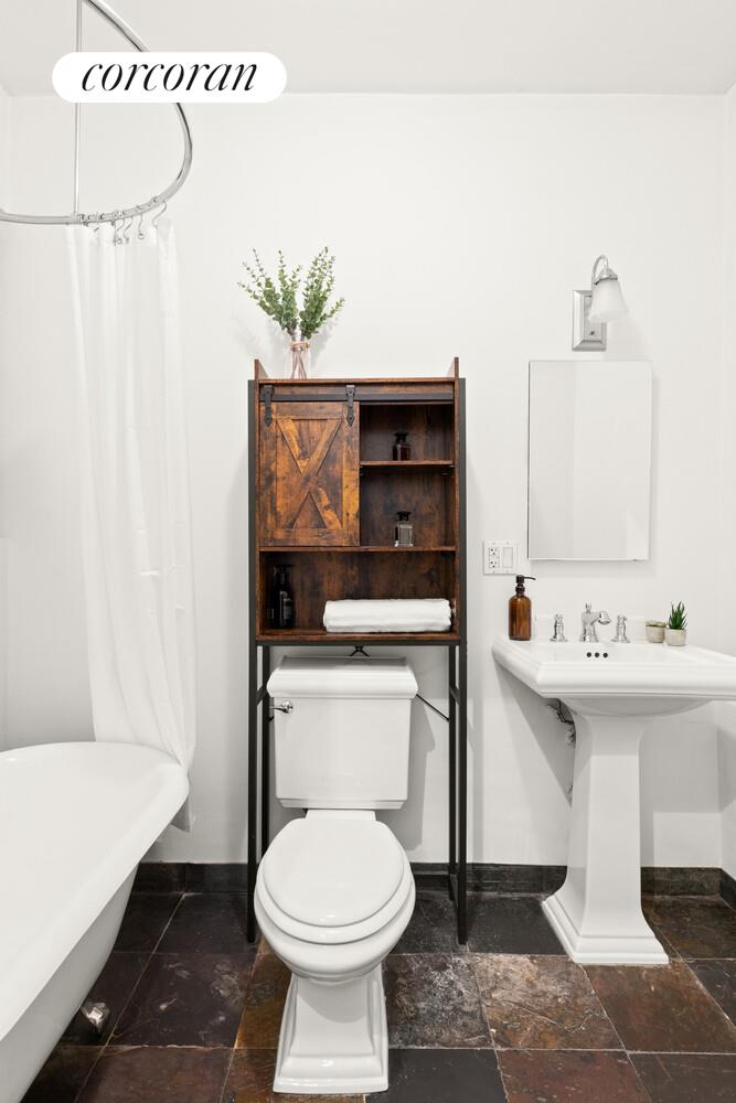 #5 photo, 429 W 24TH Street, Chelsea , NY 10011