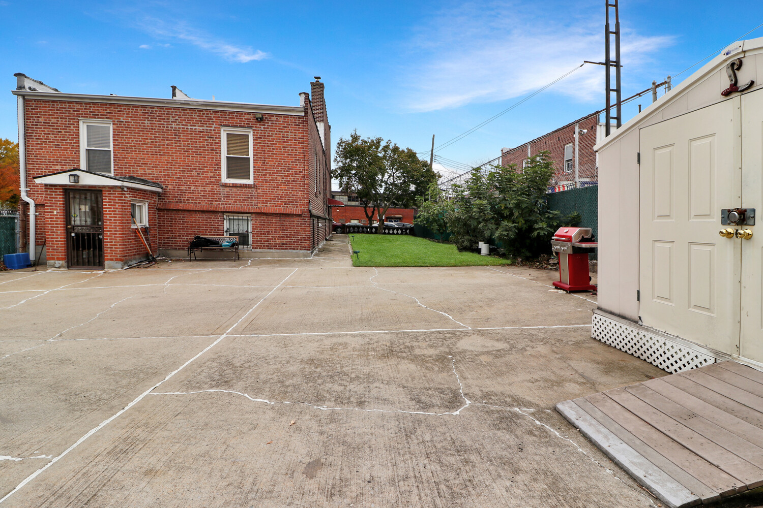 #8 photo, 59-69 59TH Street, Maspeth , NY 11378